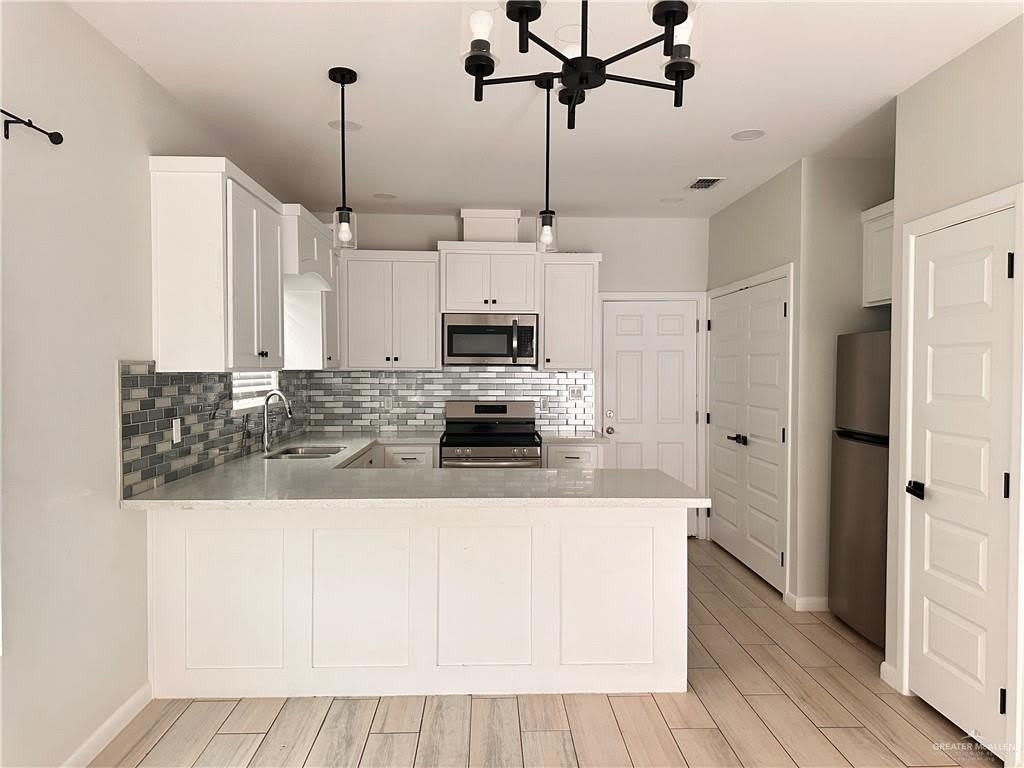 1019 N Clarence Avenue – photo 3