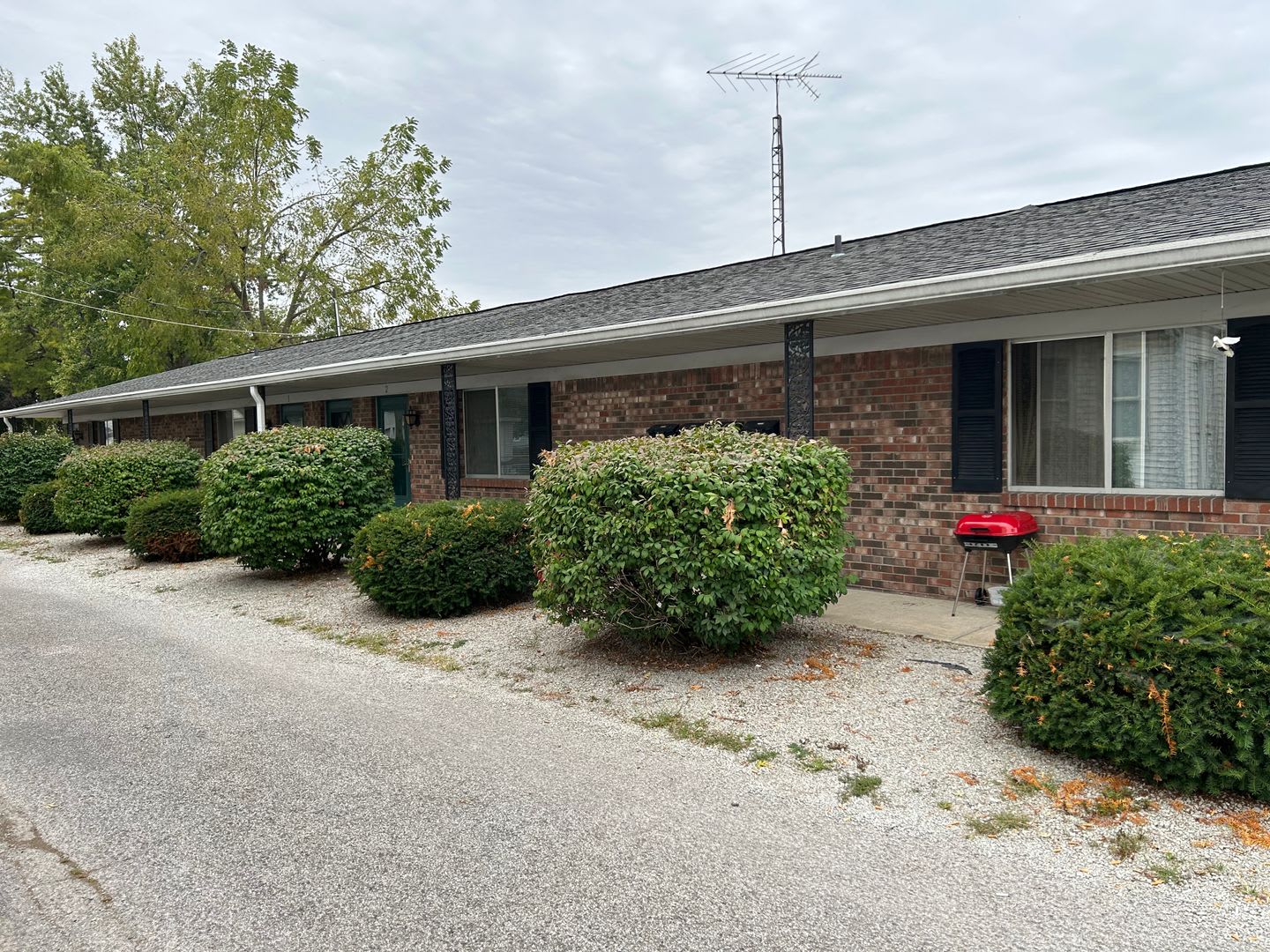 1 Bedroom 1 Bathroom – photo 2
