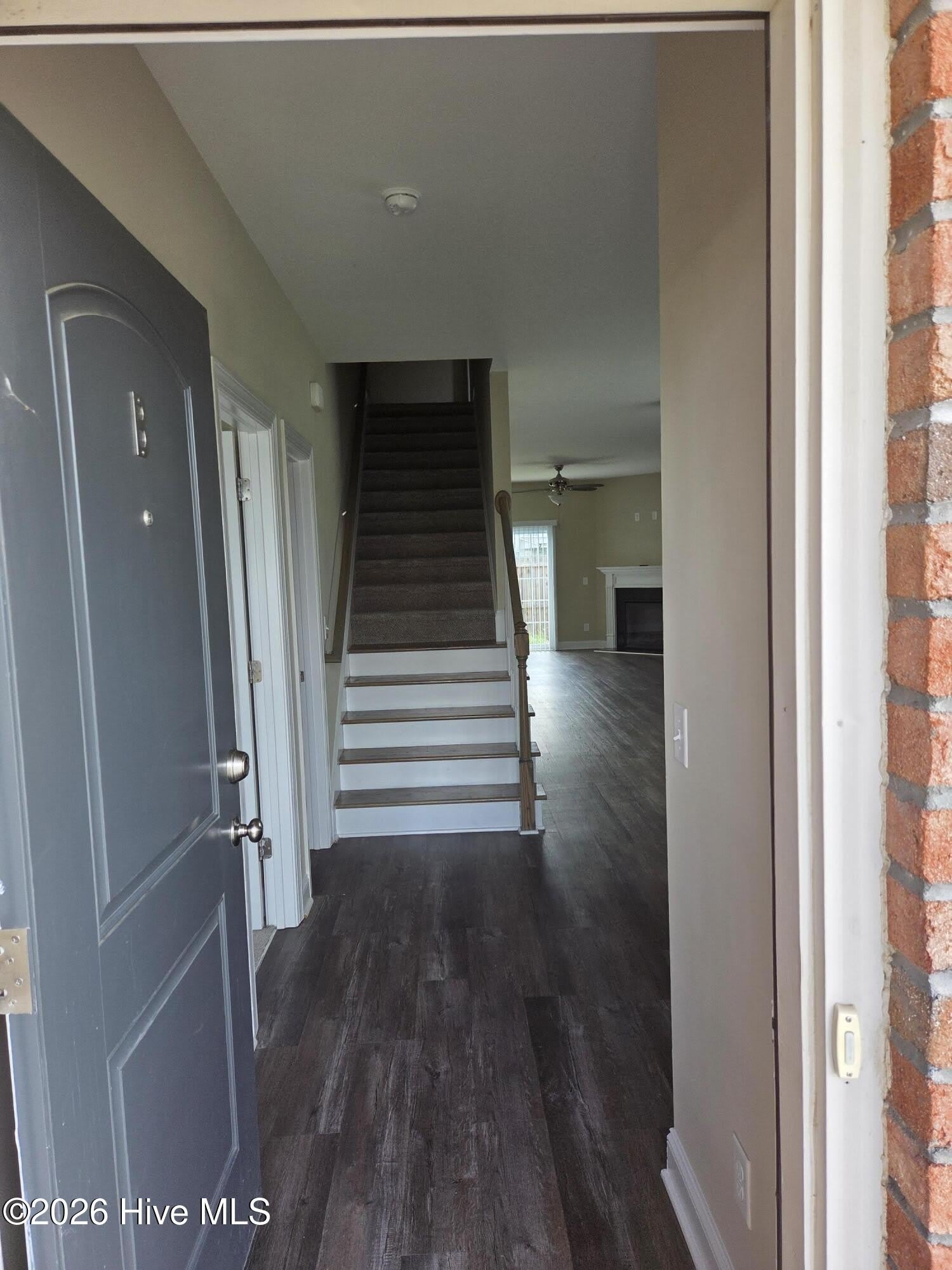 325 S Pointe Drive – photo 3