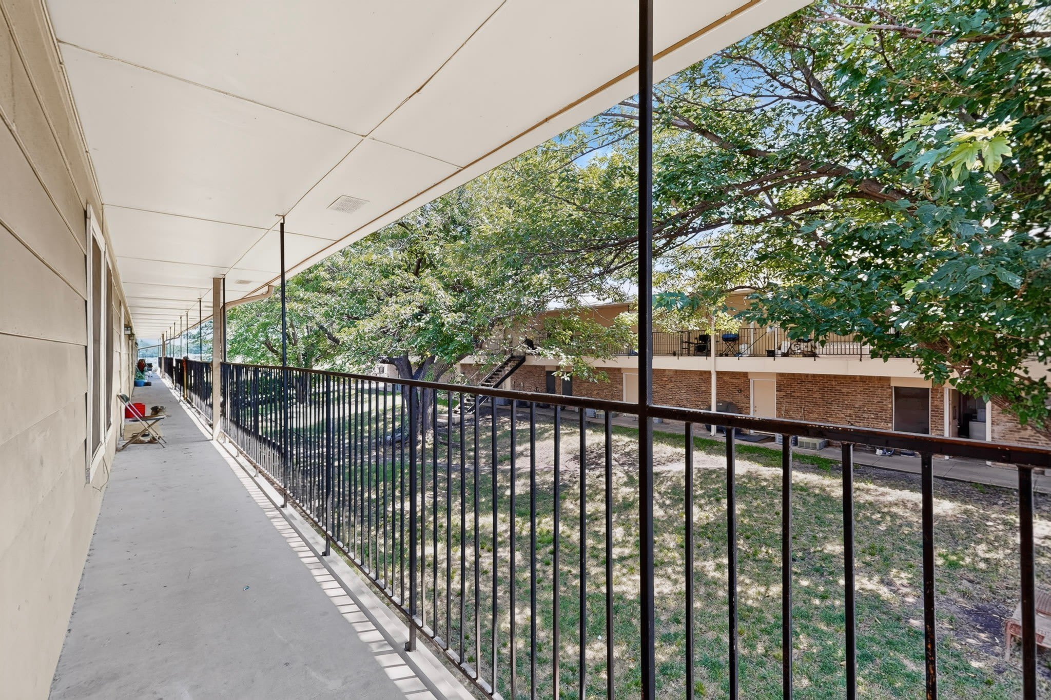 400 Raymond Street – photo 3