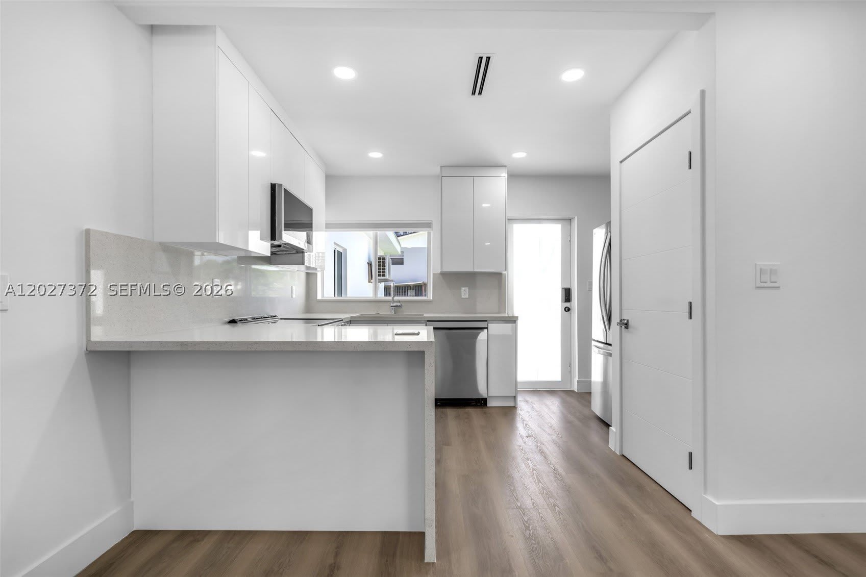 2814 SW 26th St – photo 5