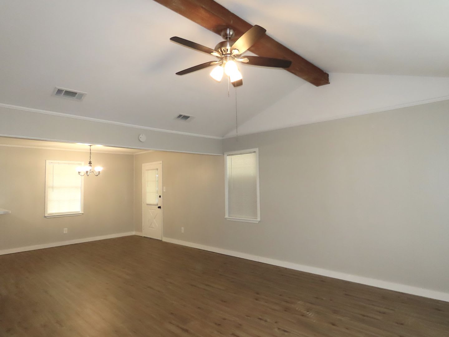 Beautifully Updated 2 Bedroom House On Wooded Lot – photo 3
