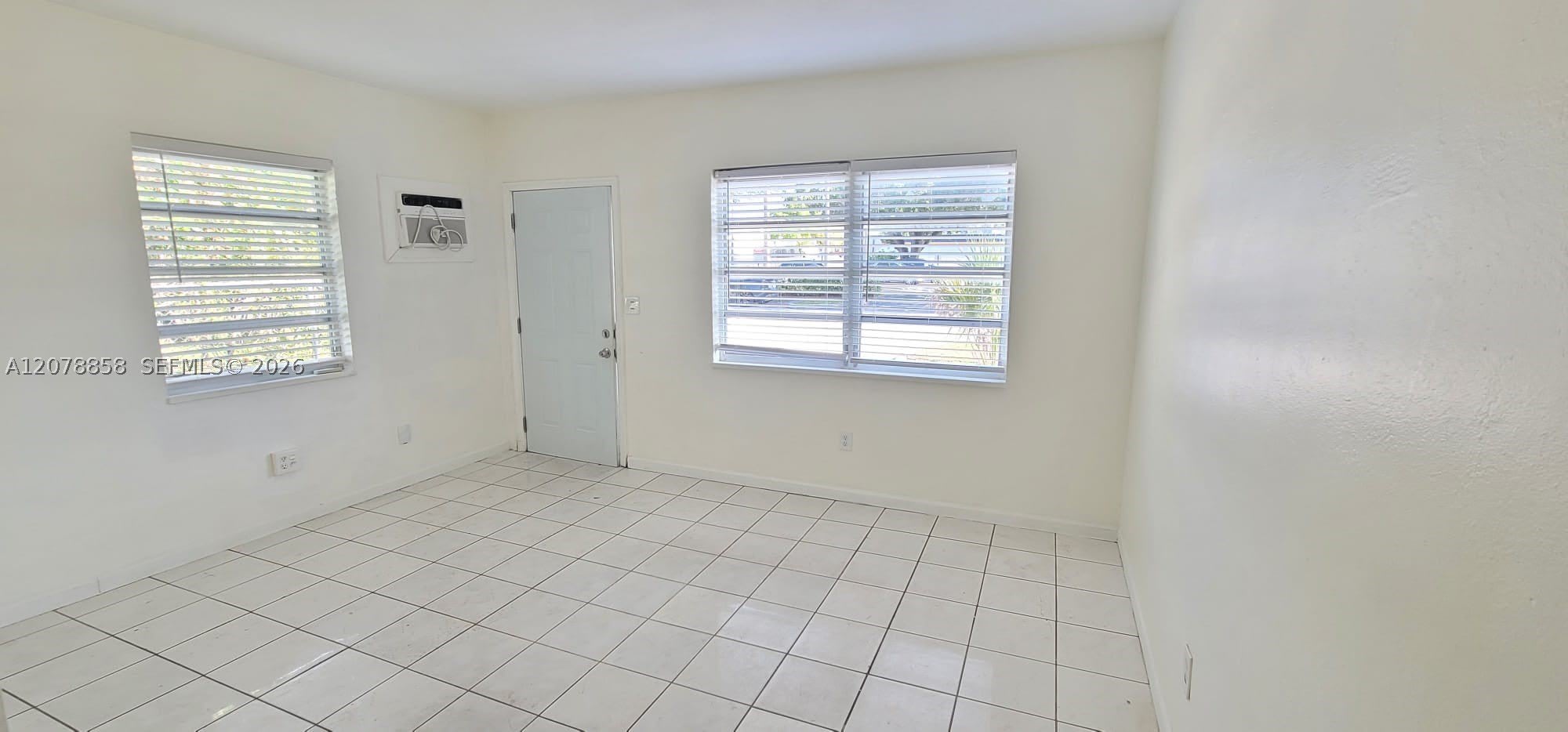 141 NE 168th St – photo 3