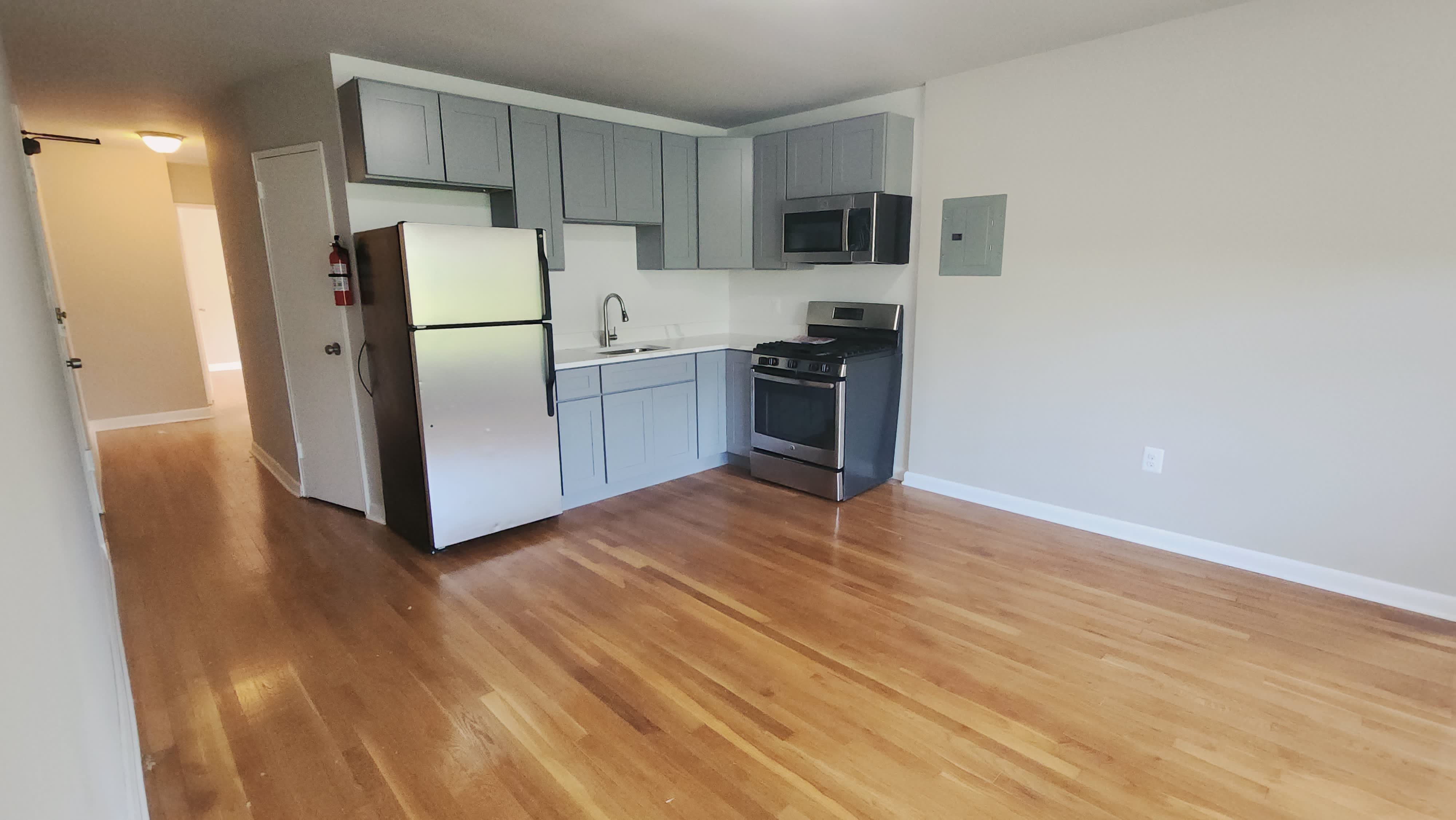 920 Madison St Nw – photo 3