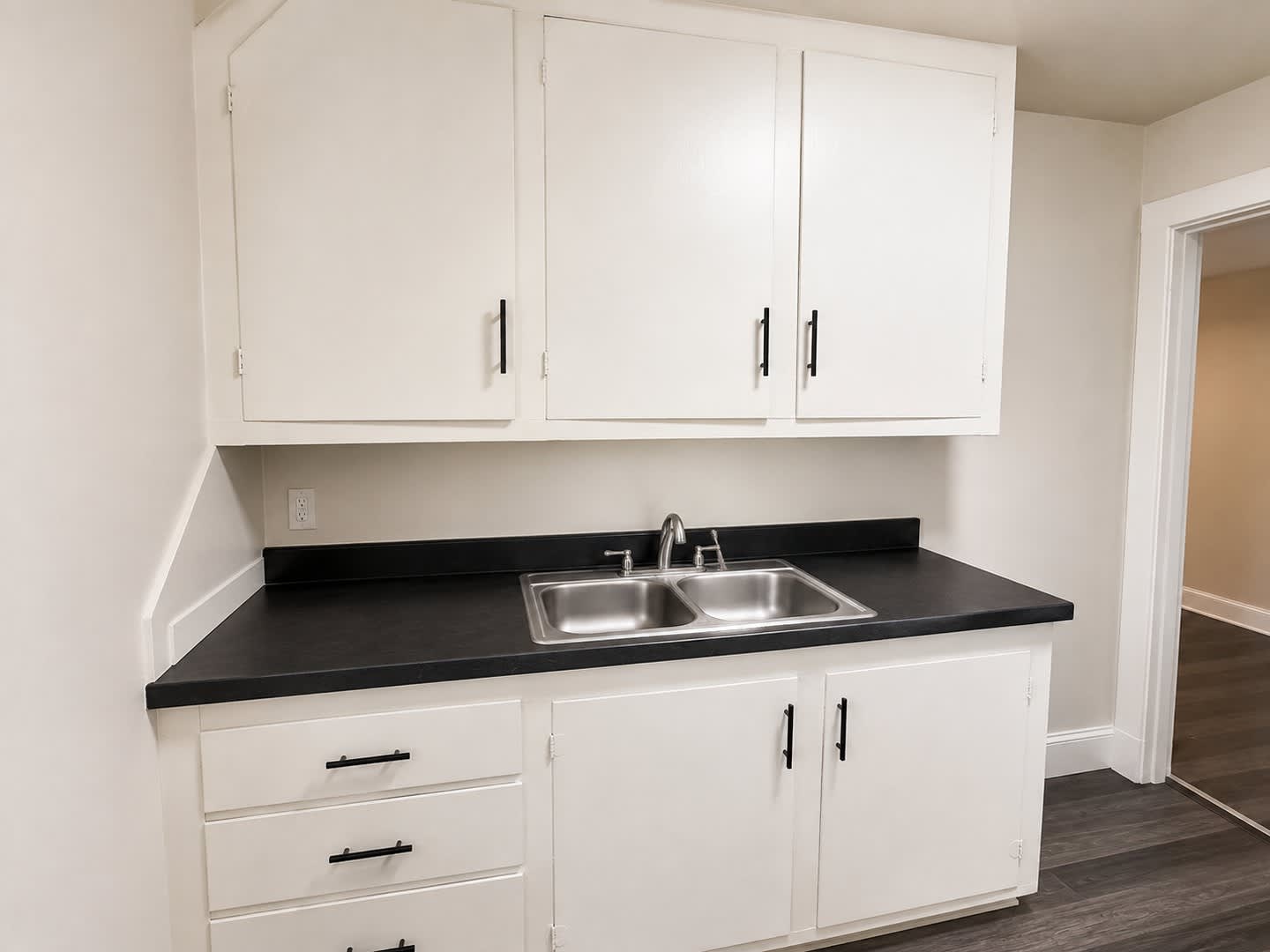 1112 Wisconsin Ave – photo 3