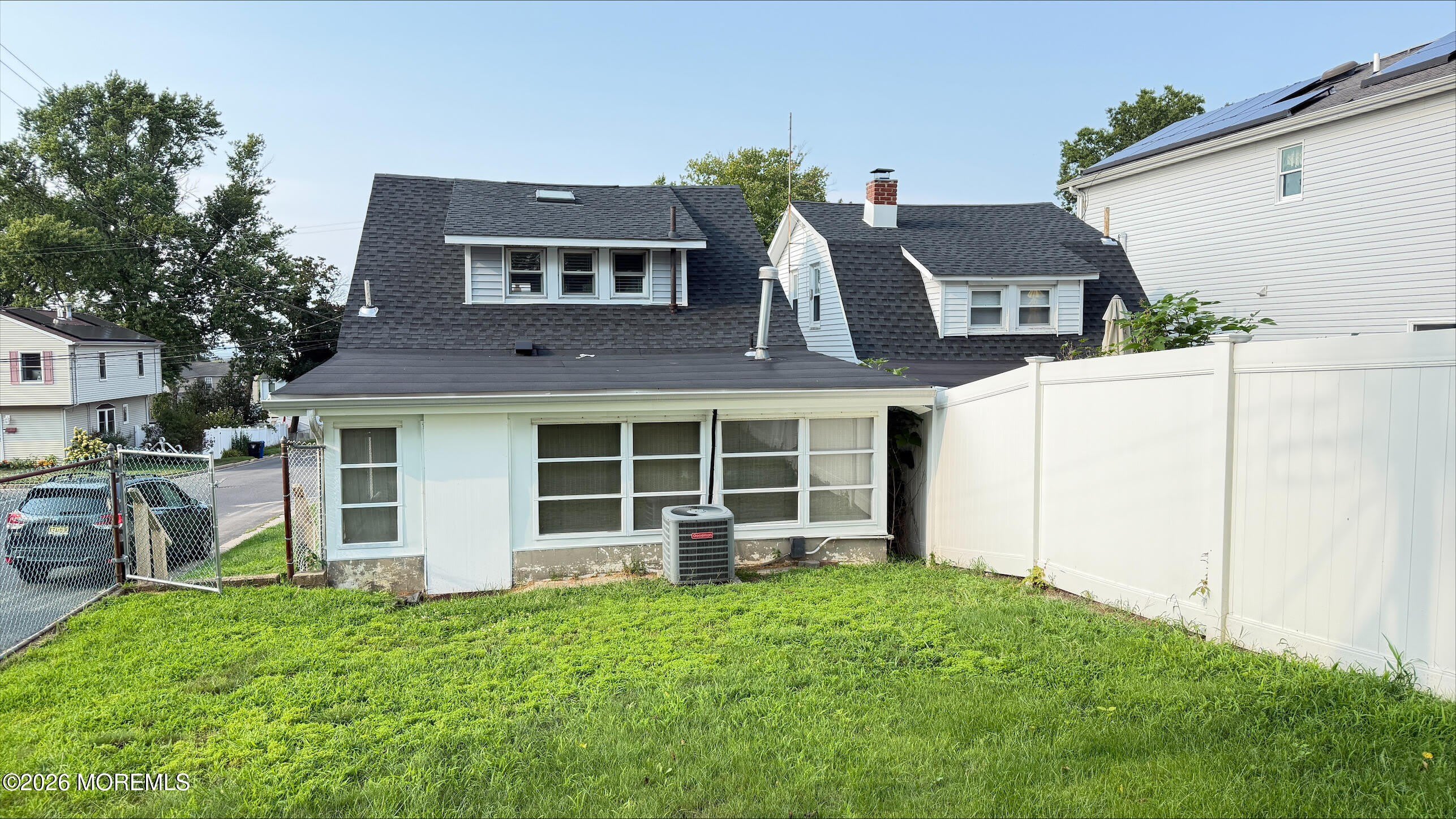 104 Burlington Avenue – photo 3