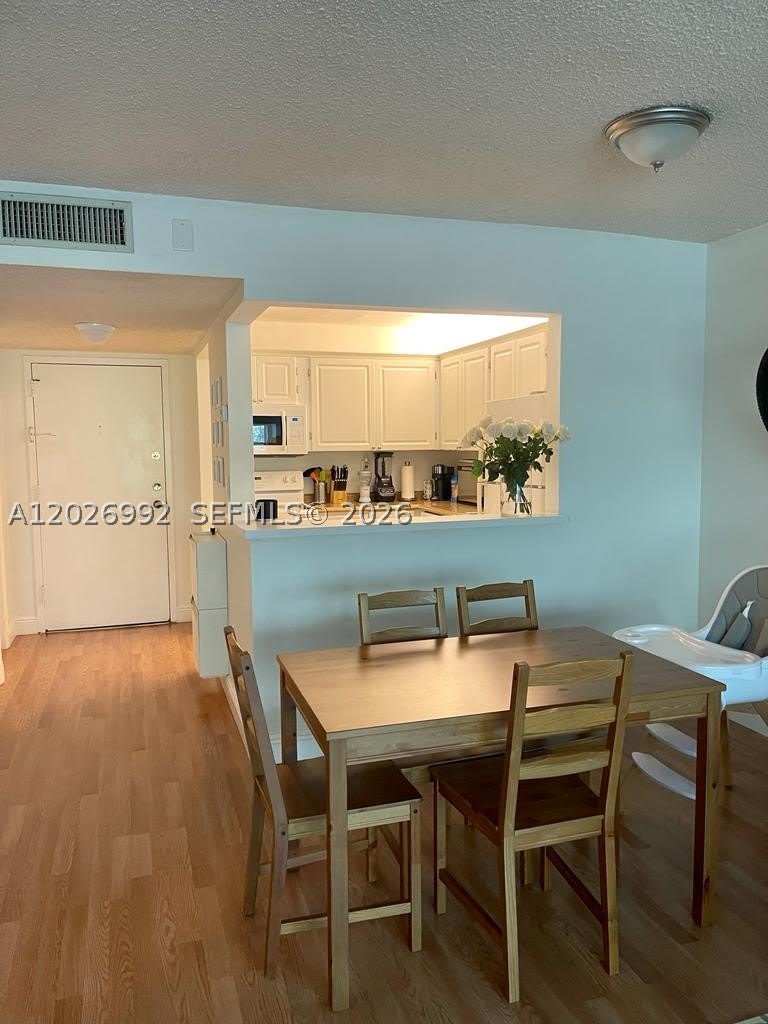 301 Racquet Club Rd – photo 2