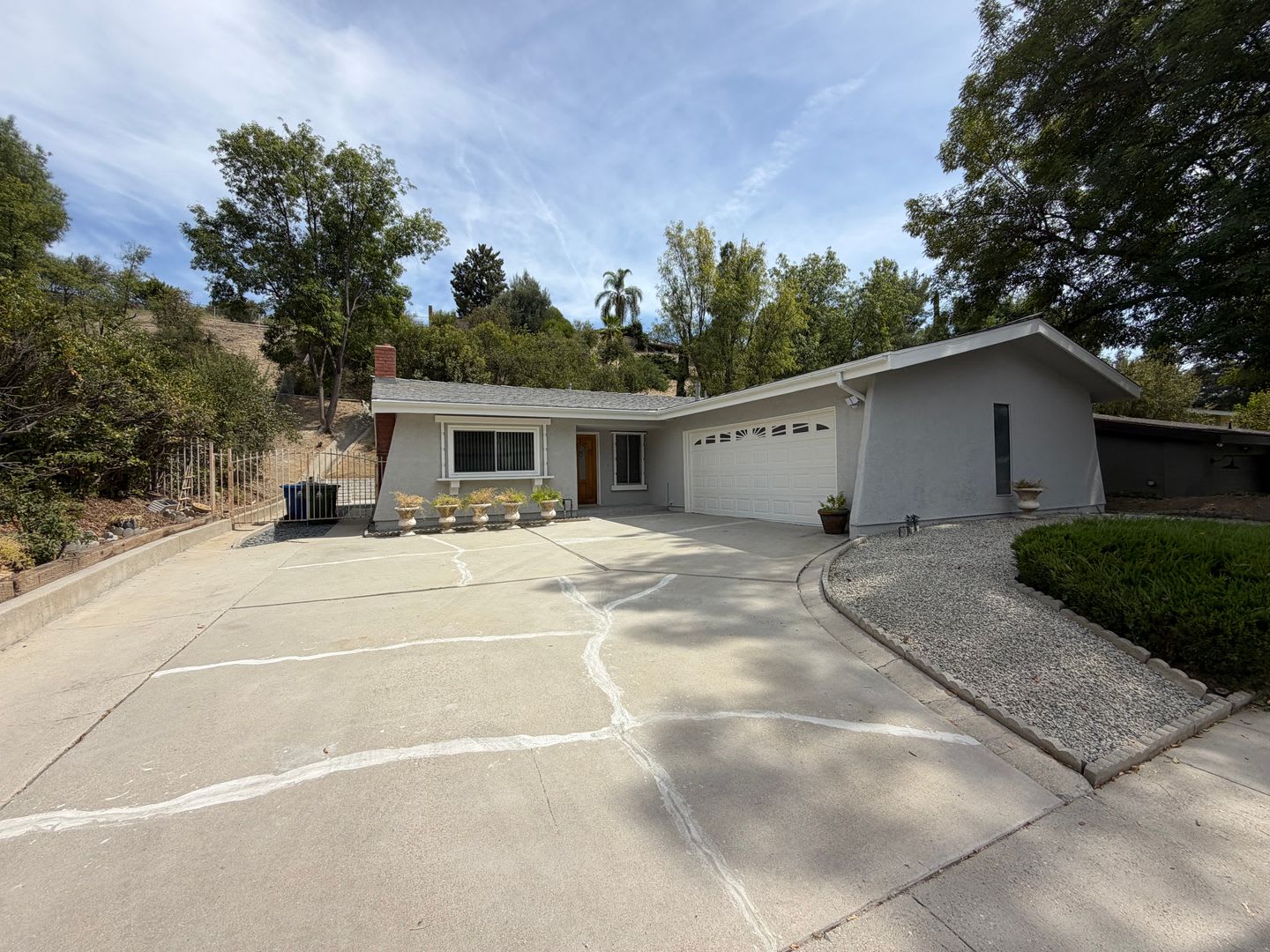3 Bed 2 Bath Single Story Home In West Hills – photo 1
