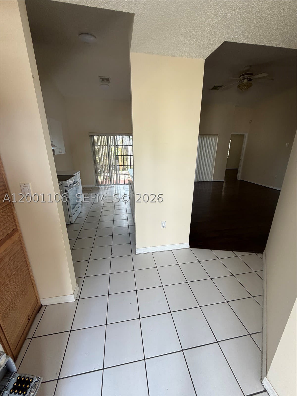 960 NE 214th Ln – photo 2