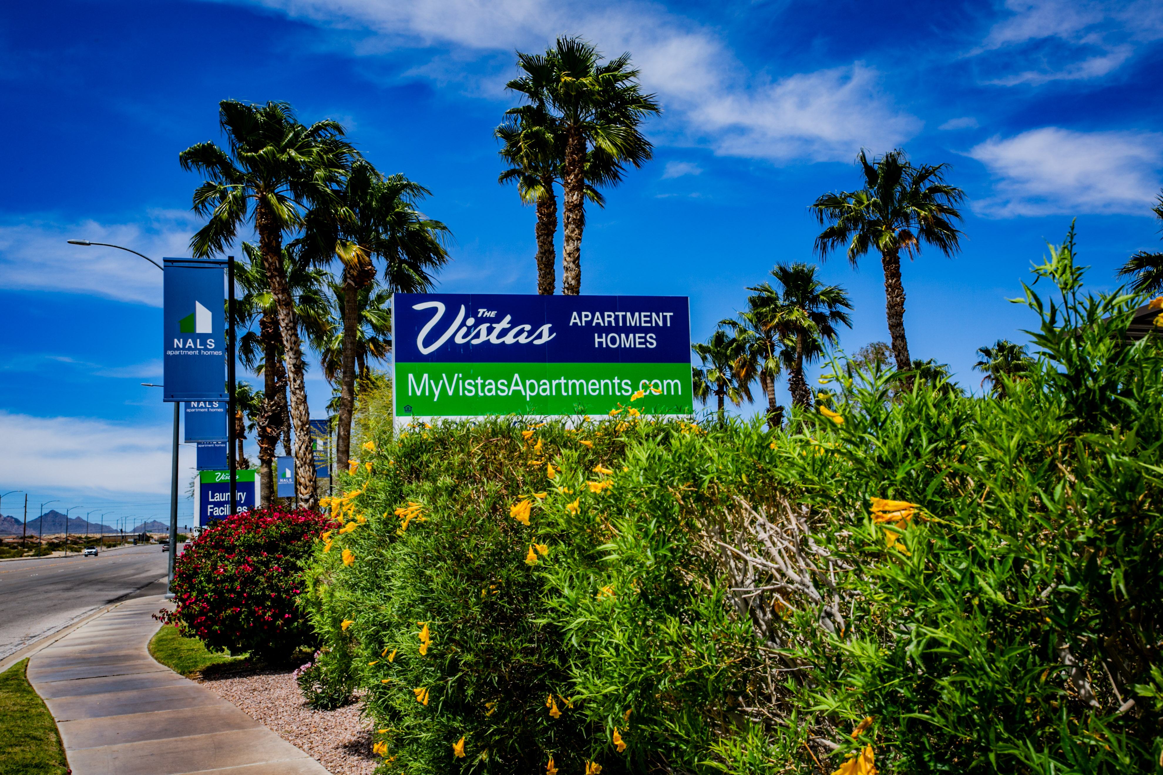 The Vistas Apartment Homes – photo 2