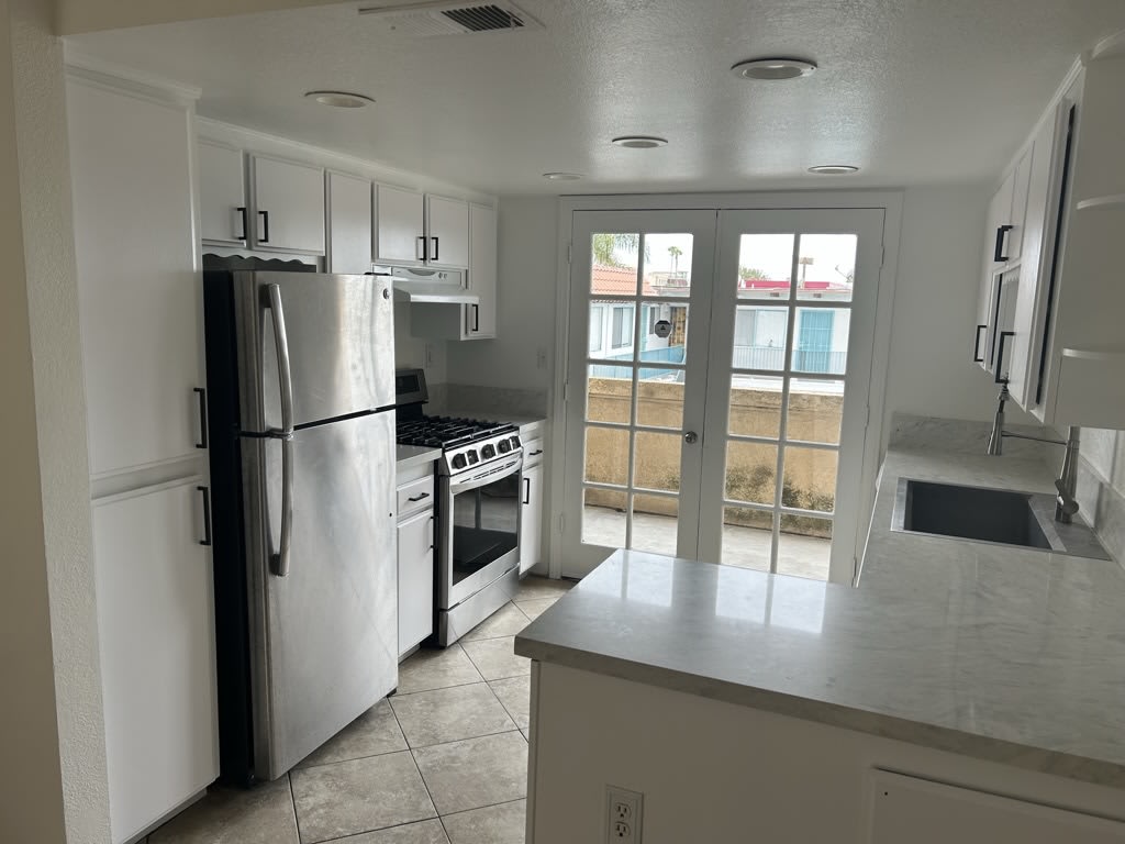 575 E Street – photo 1