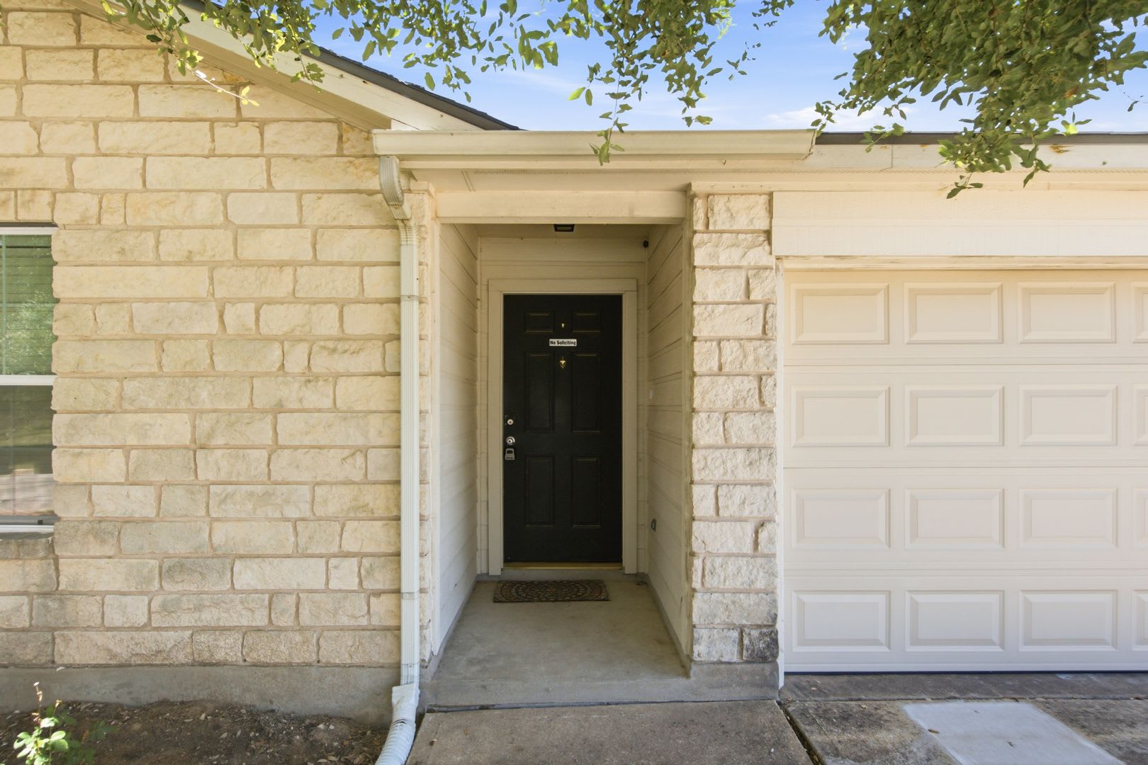 Charming 3 bedroom Home in Hutto! – photo 3