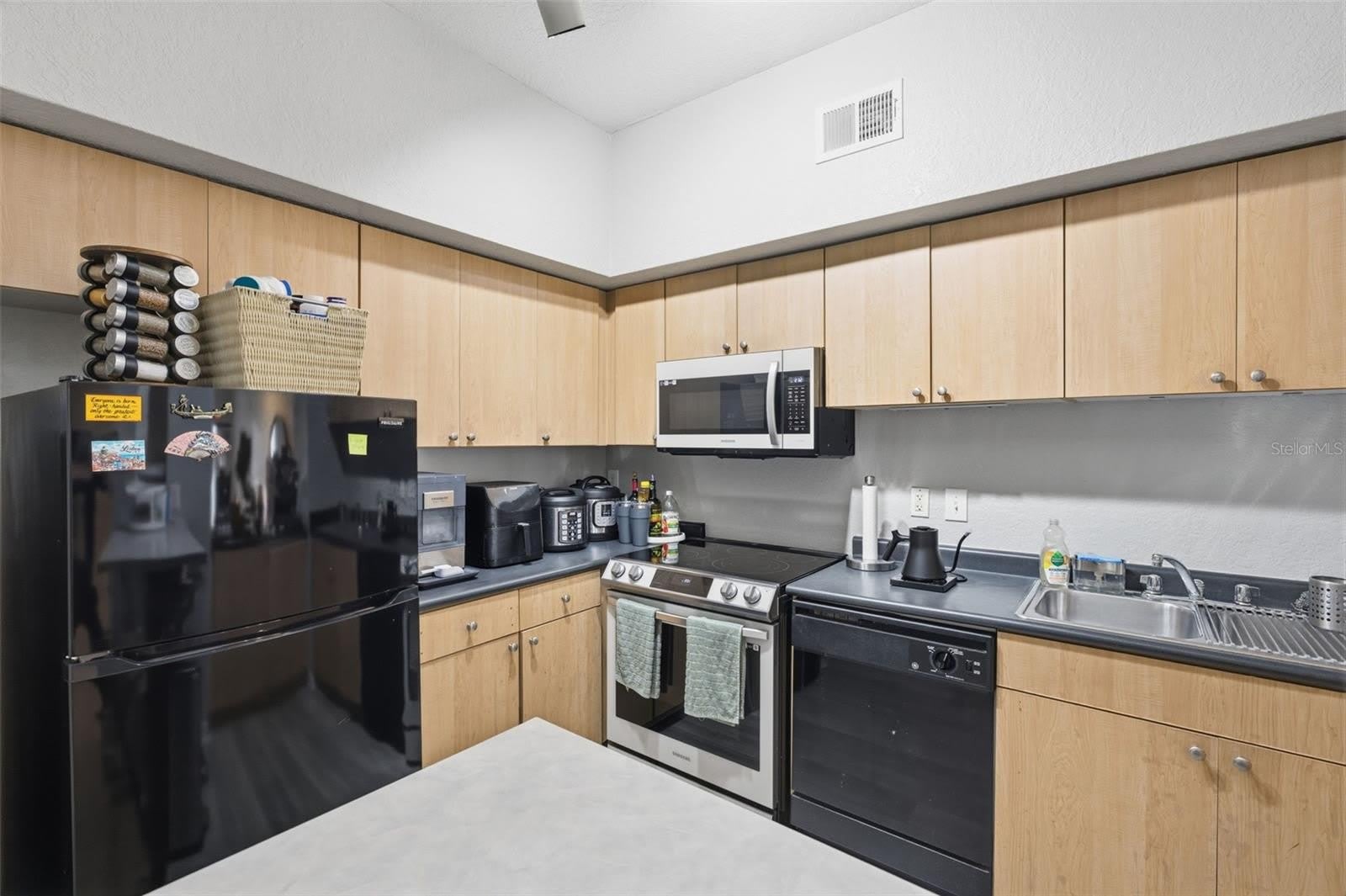 520 S ARMENIA Avenue – photo 5