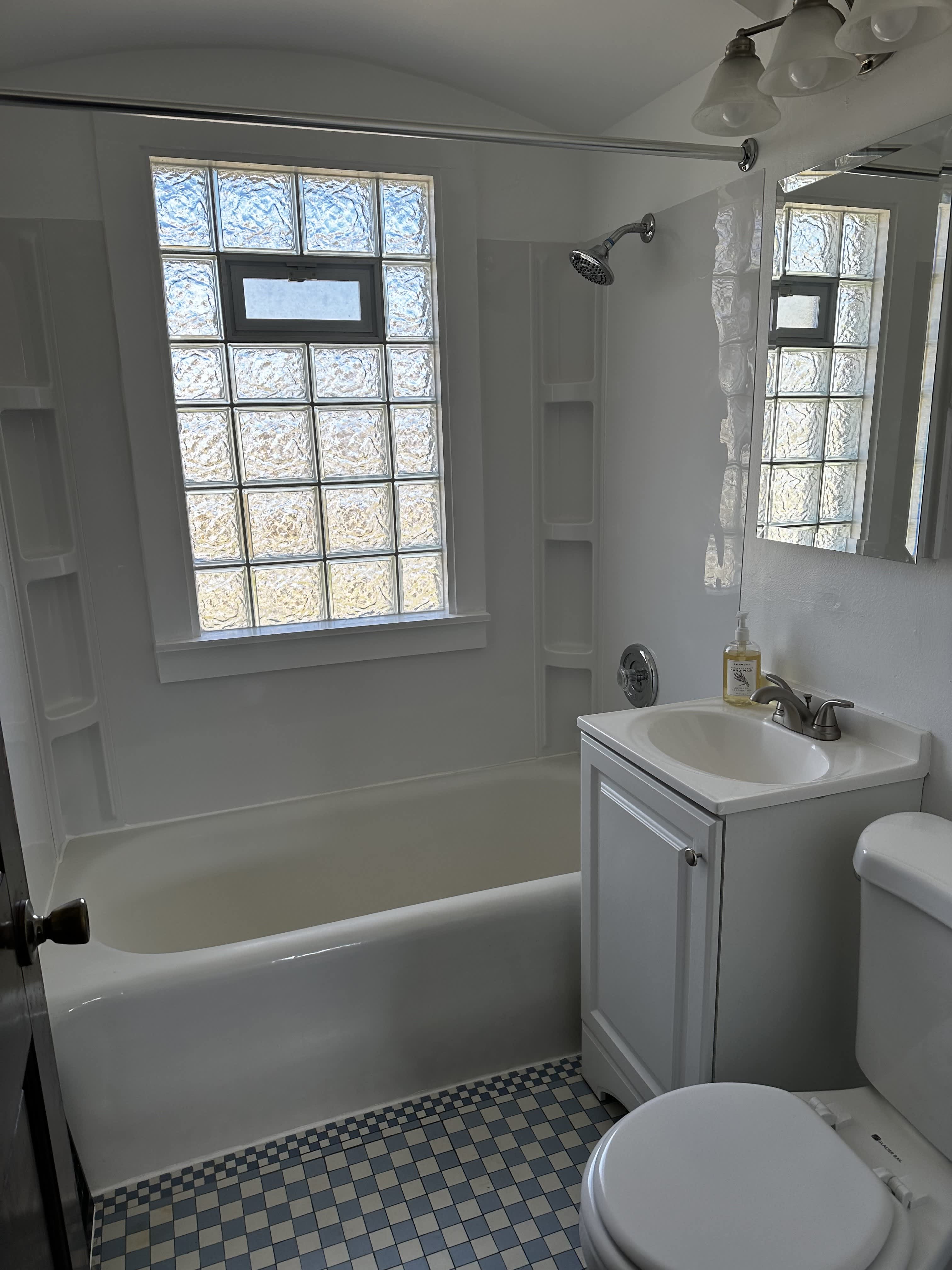 4668 N 42nd St – photo 2