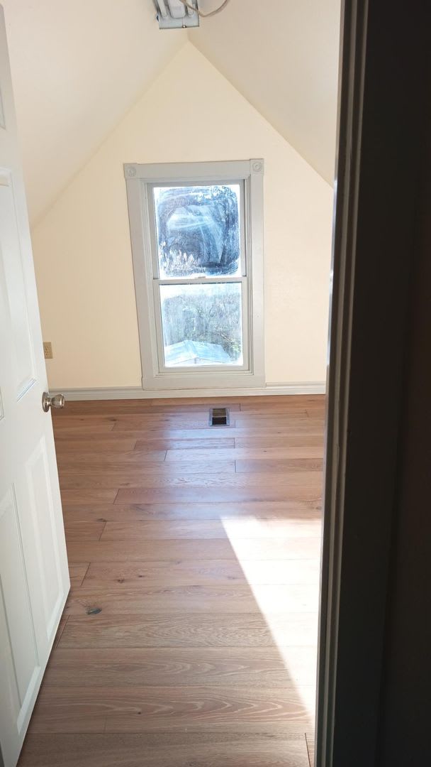 6+ Bdrm Home Built 1895. Close In. With Pastures. – photo 3
