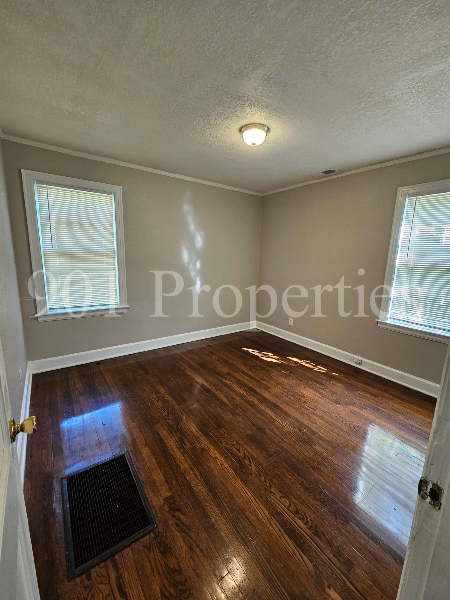770 Goodman Street – photo 5