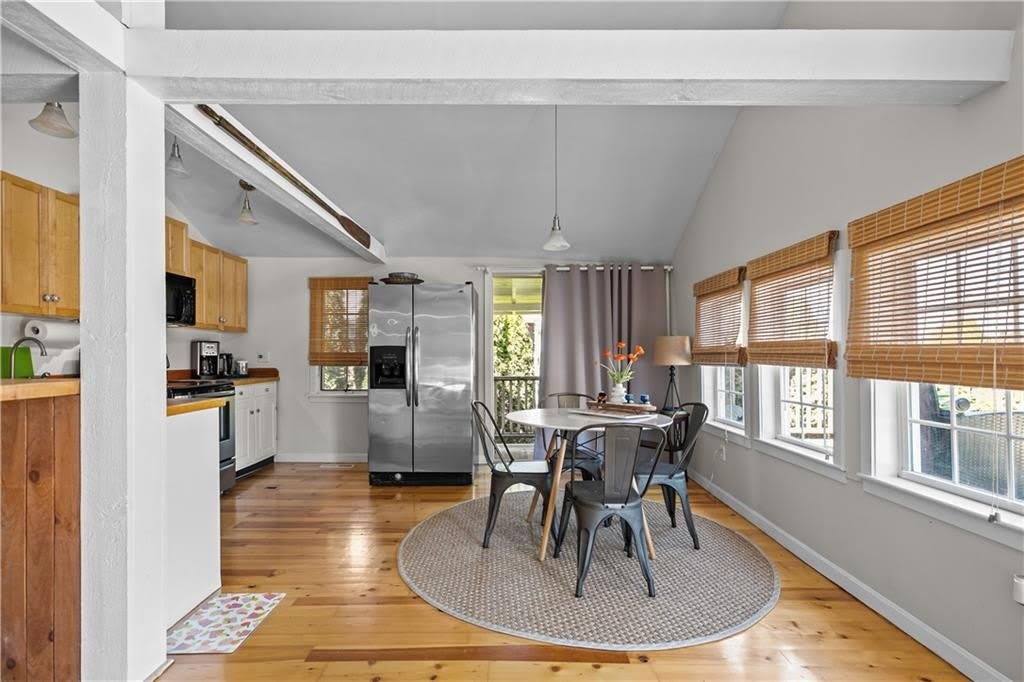 1024 ANTHONY Road – photo 4
