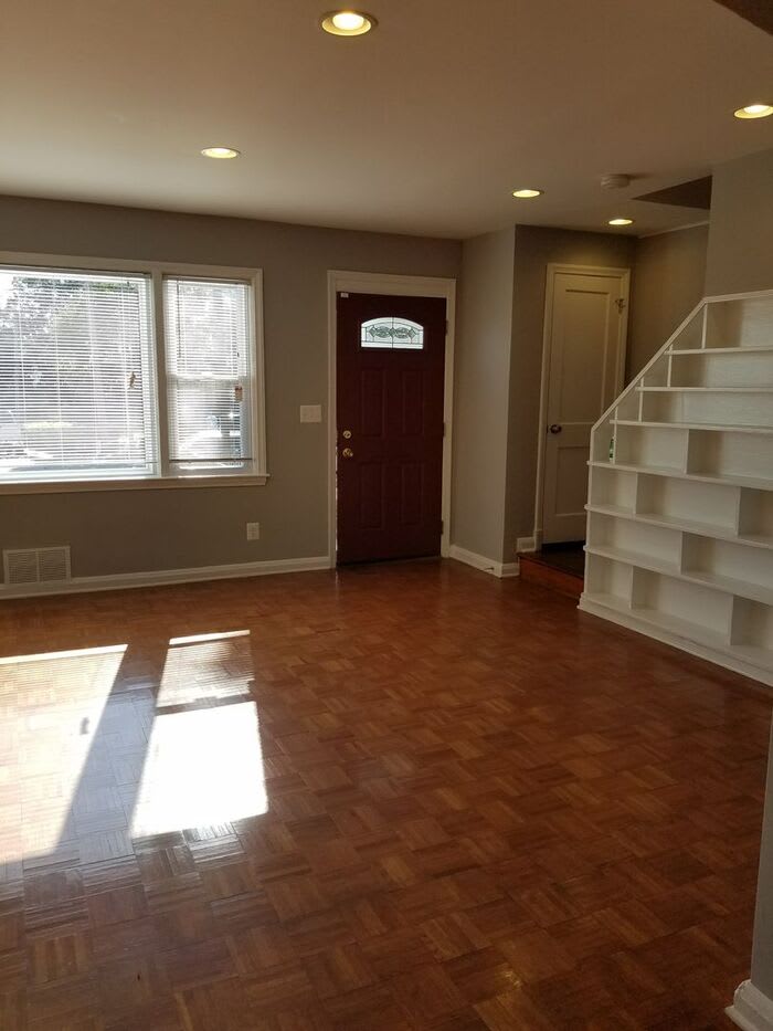 1699 Sherwood Avenue – photo 3