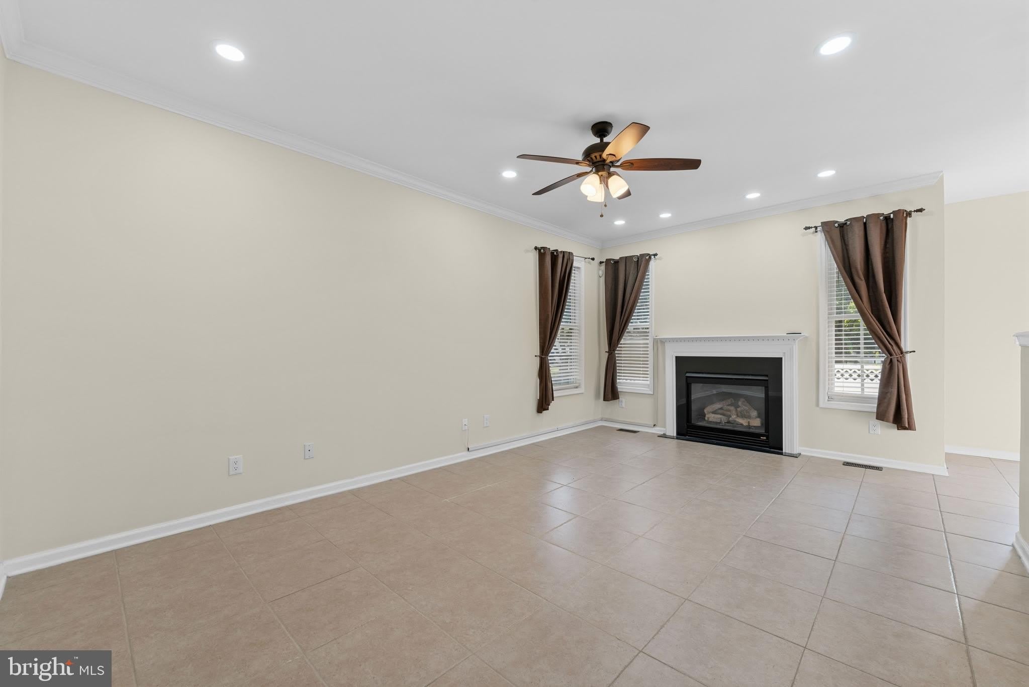33 FARMINGTON Court – photo 5