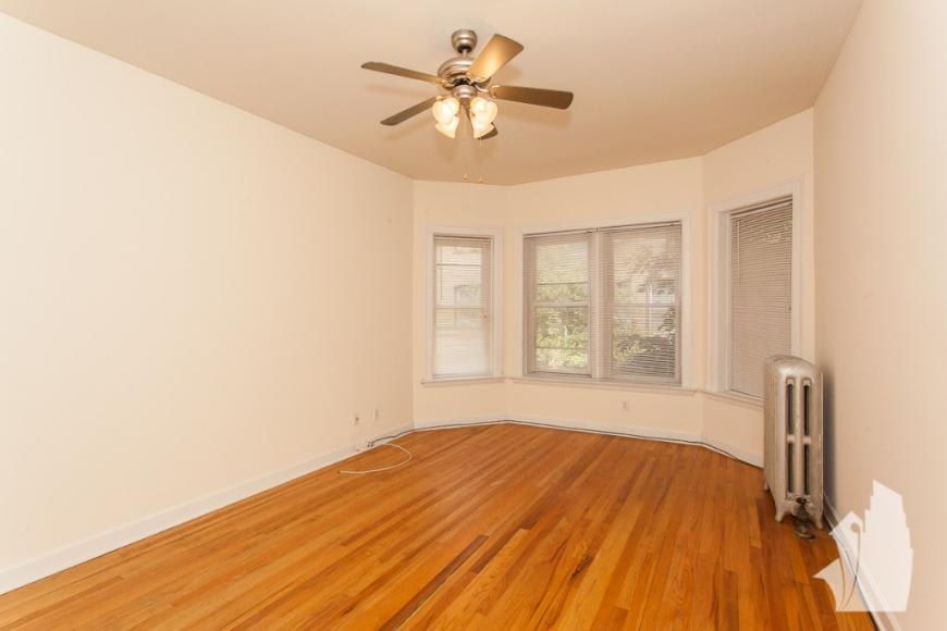 3916 North Pine Grove Ave. – photo 5