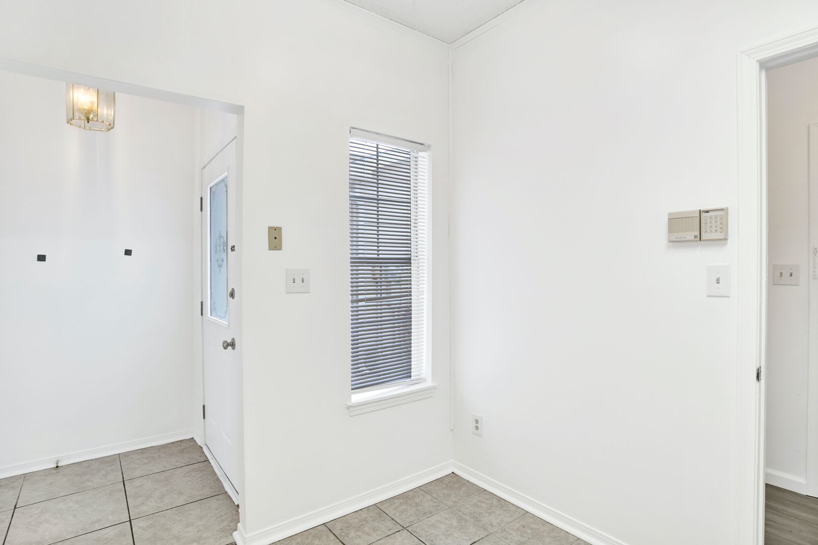 Spacious 2 Bed 2 5 Bath Townhome In Pool Condo Complex – photo 5
