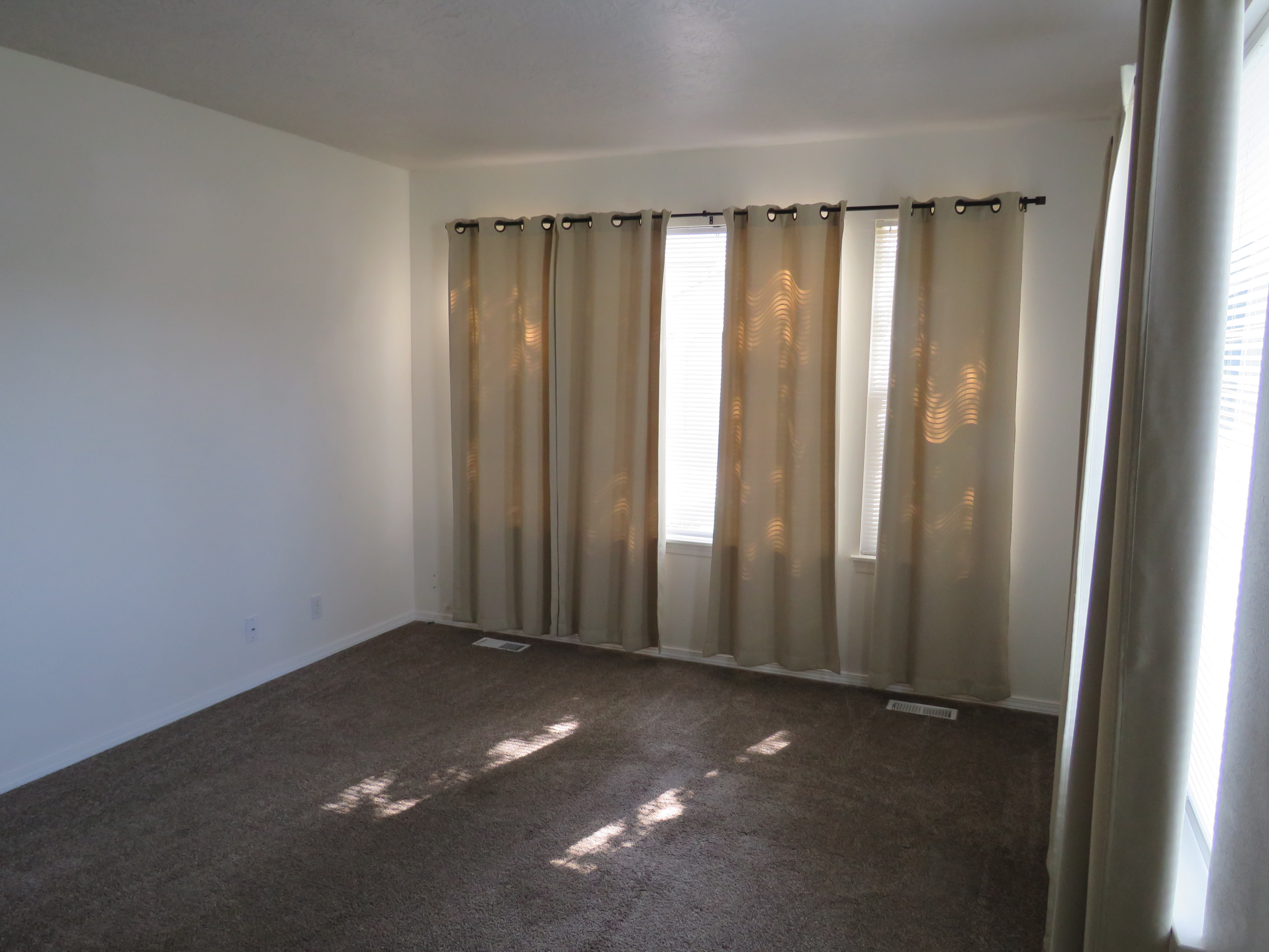 2112 S Longmont Ave – photo 2