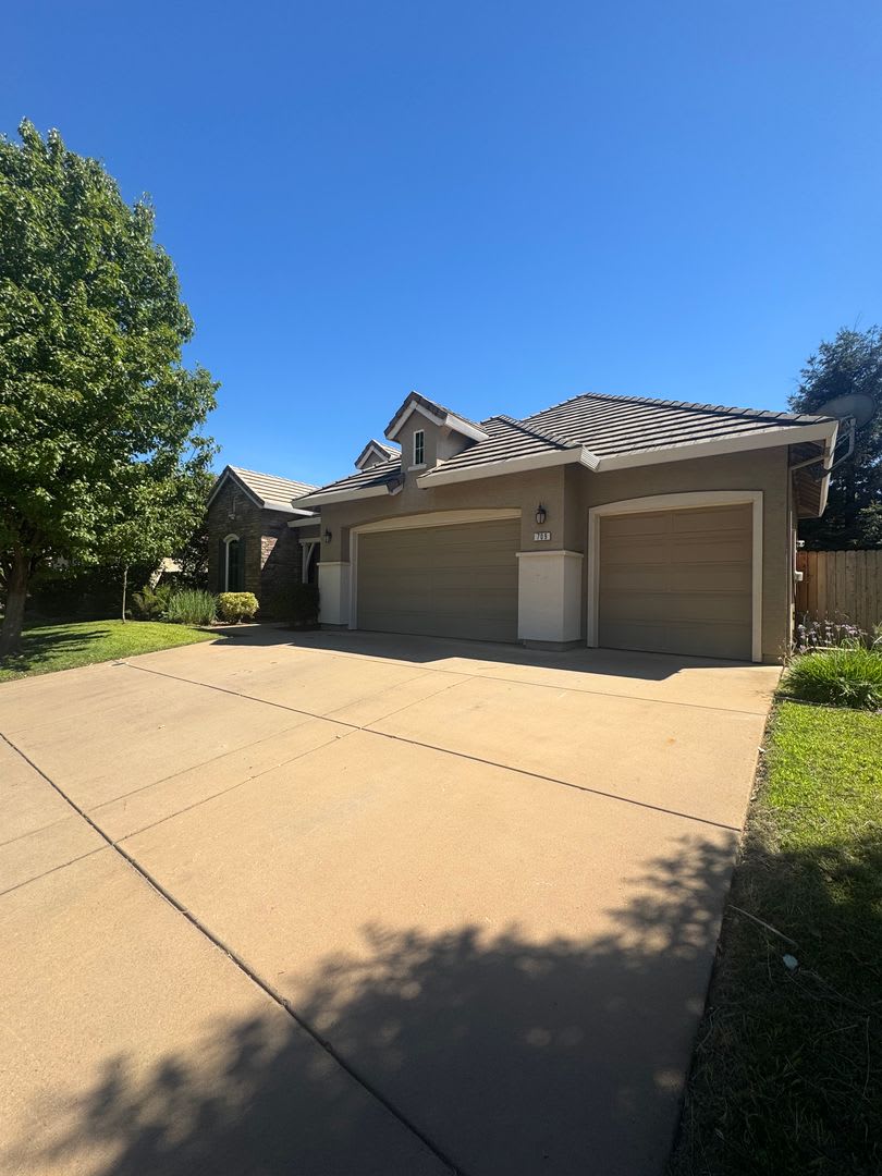 BEAUTIFUL 4 BED/2 BATH HOME IN REDDING – photo 1
