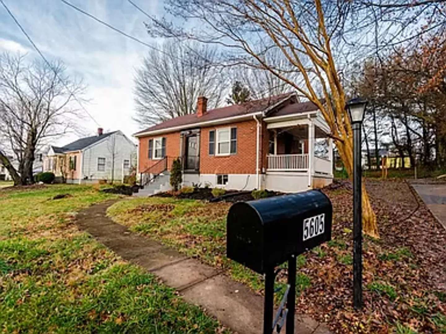 Cheery 3 Bedroom Home in a Convenient Lynchburg Location – photo 2
