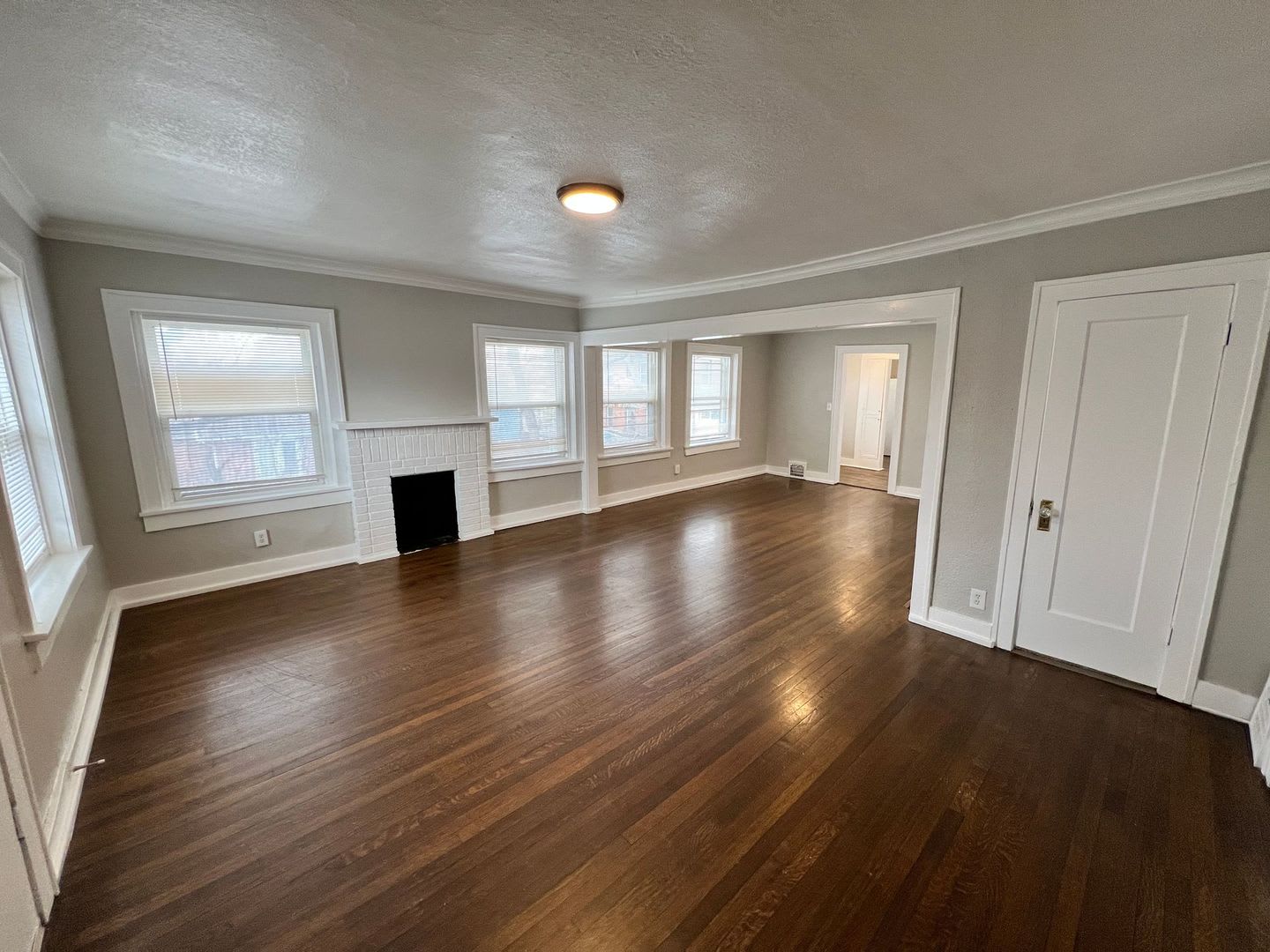 Upstairs 2-Bed, 1.5-Bath Duplex – photo 2