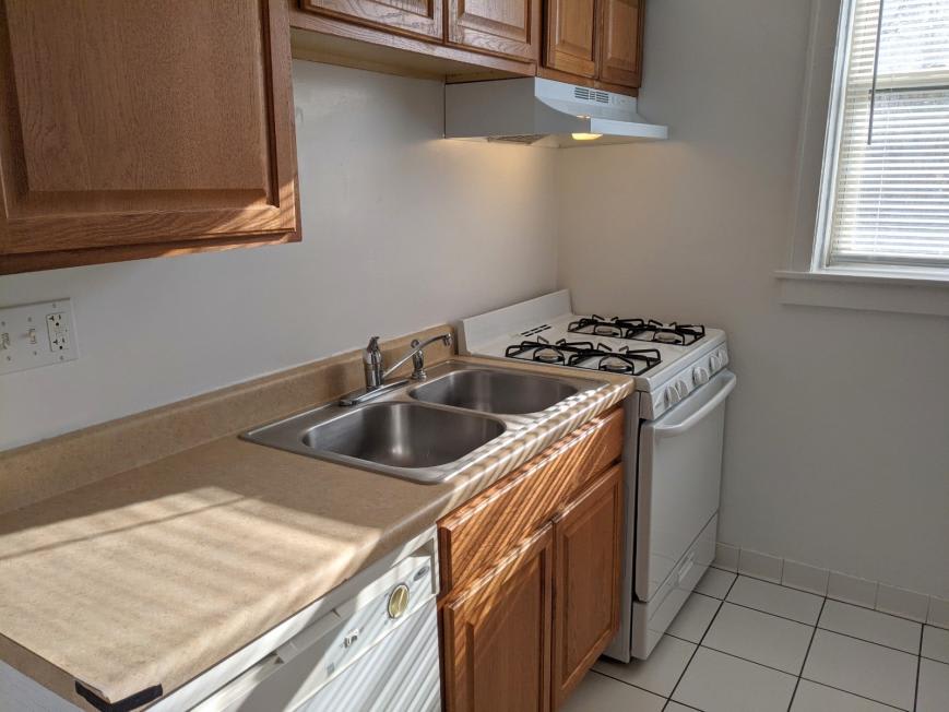908 Reba Place – photo 2