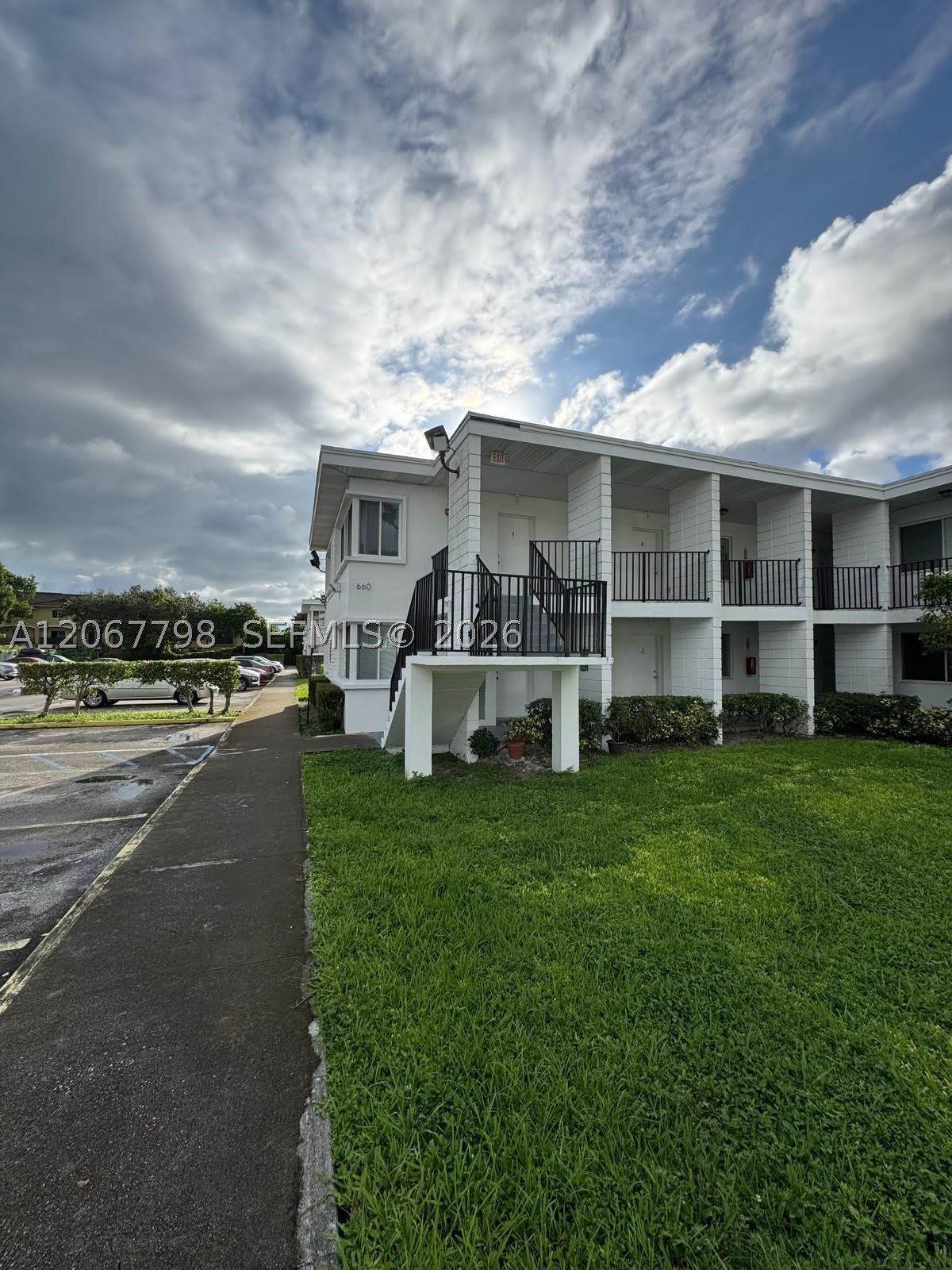 670 NE 88th Ter – photo 1