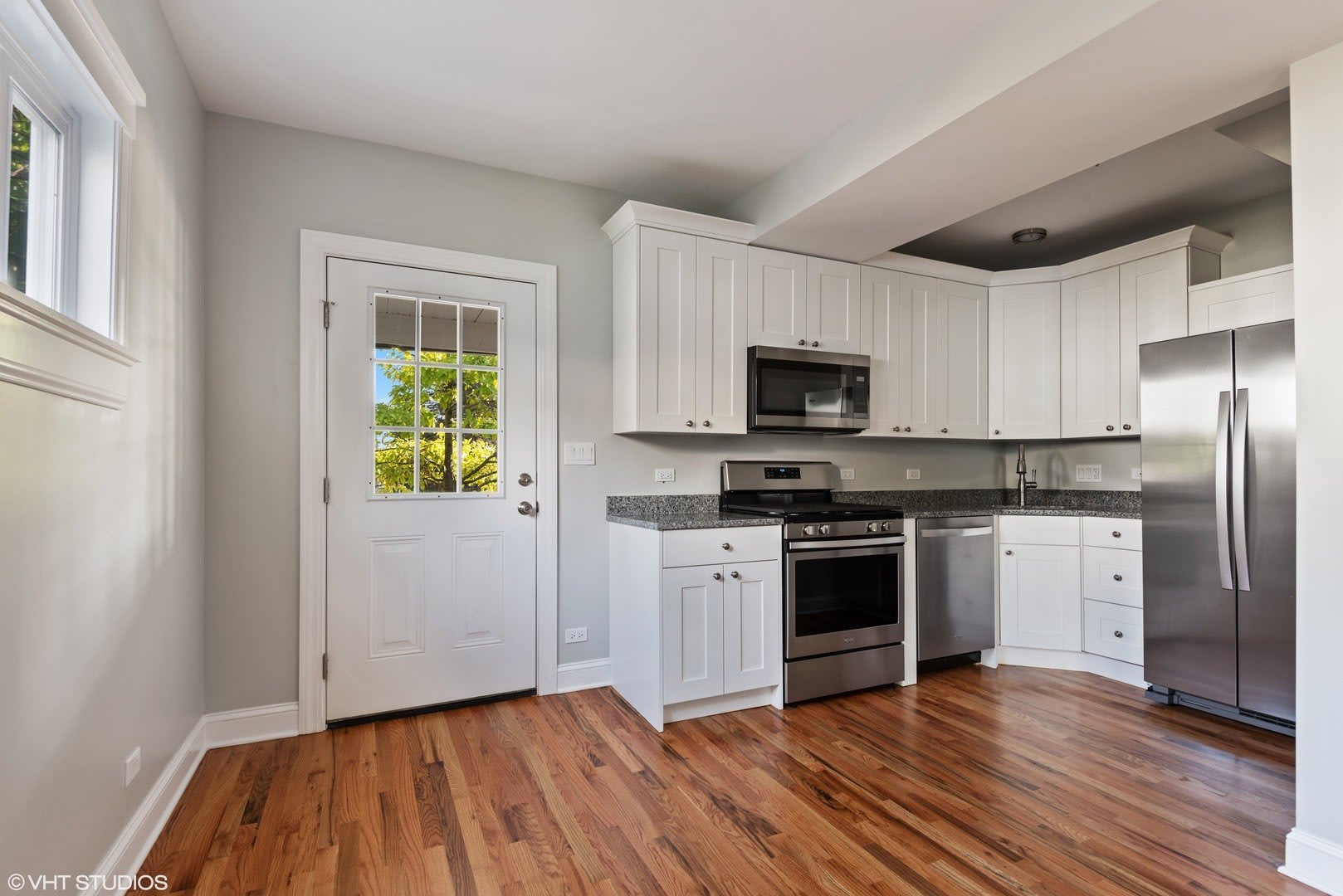 1910 Elmwood Avenue – photo 4