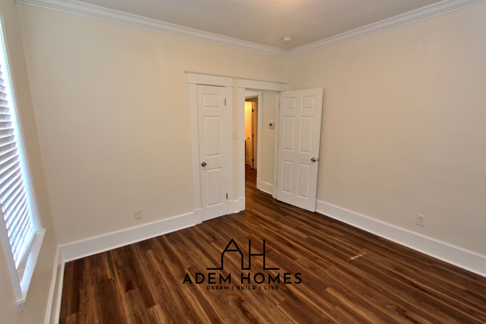 Beautiful Brick Home Minutes from Midtown, Crosstown, Rhodes College!! – photo 5
