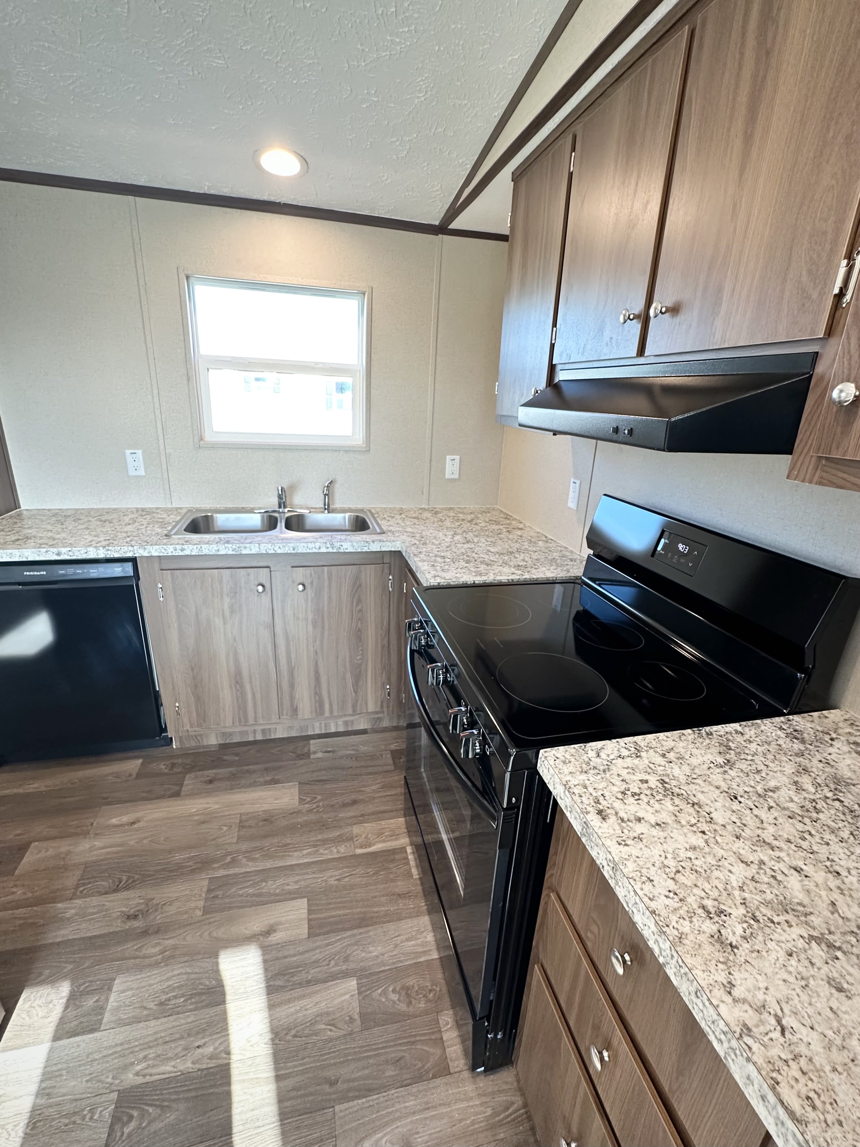 3811 Ridge Rd – photo 2
