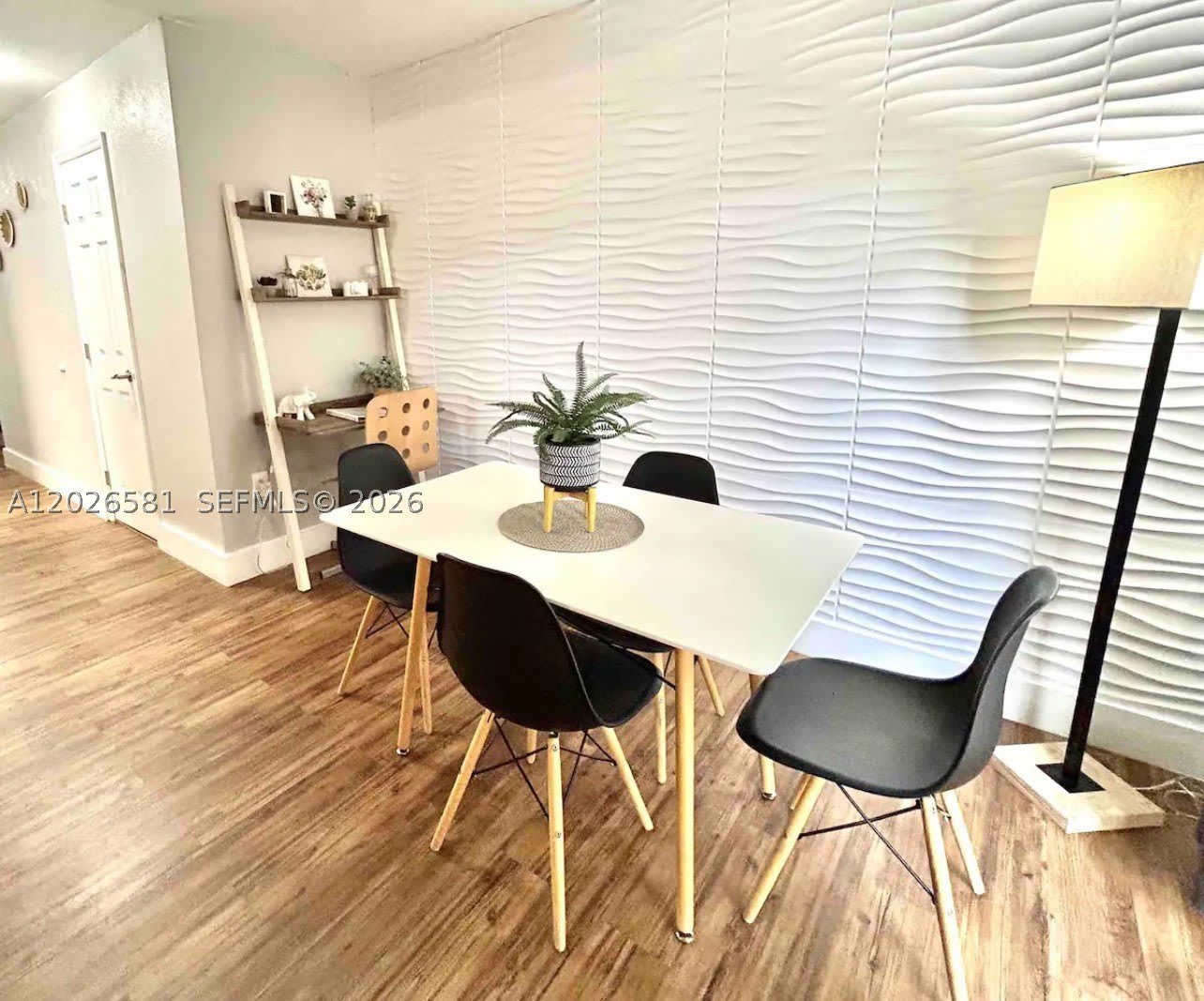 1011 Nw 7Th Ave – photo 2