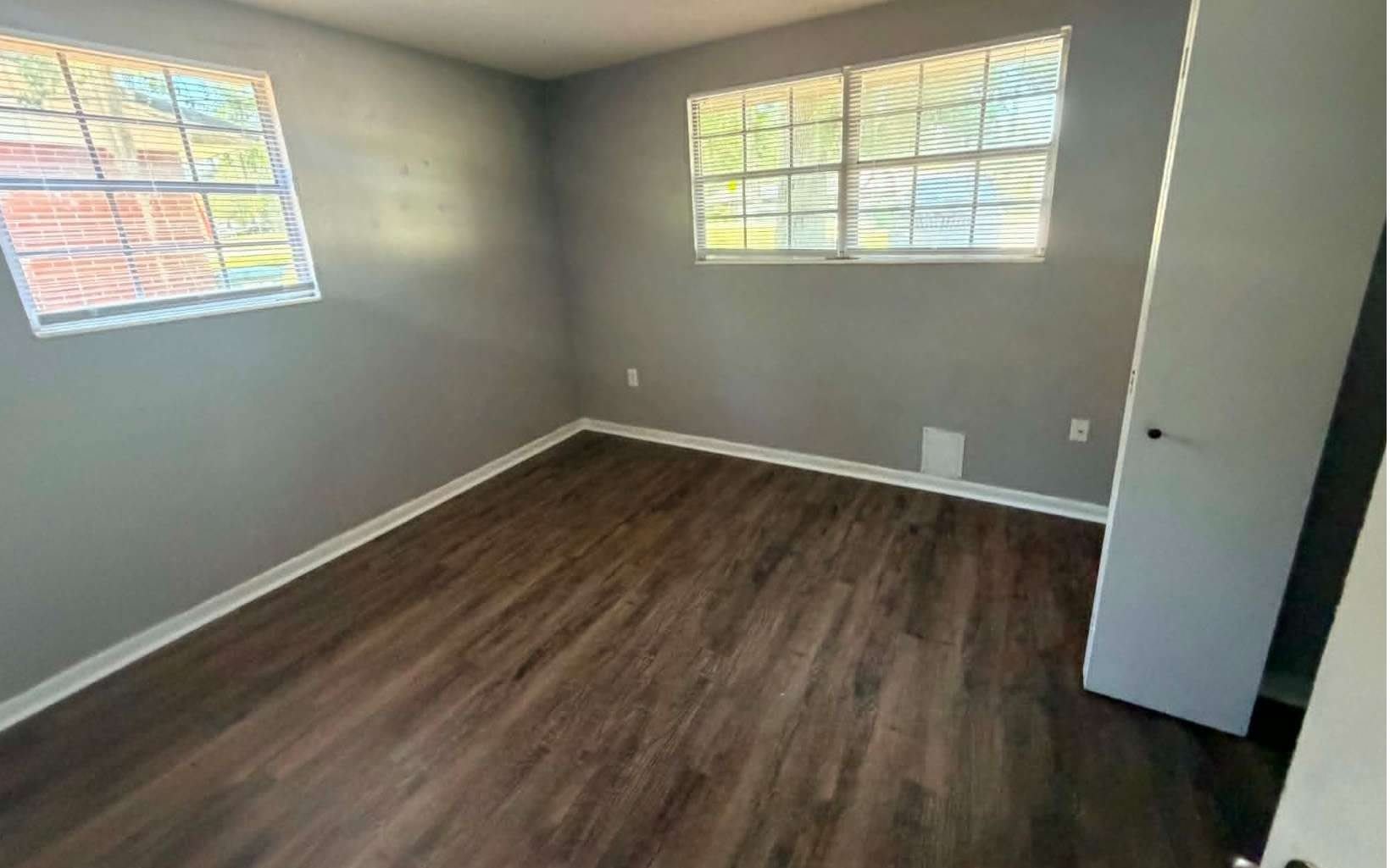 1061 SW MCFARLANE 102 – photo 2