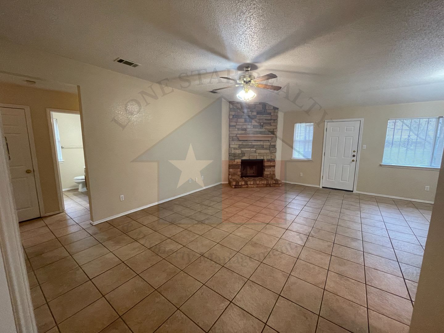 4-Bedroom House for Rent in Killeen – photo 2