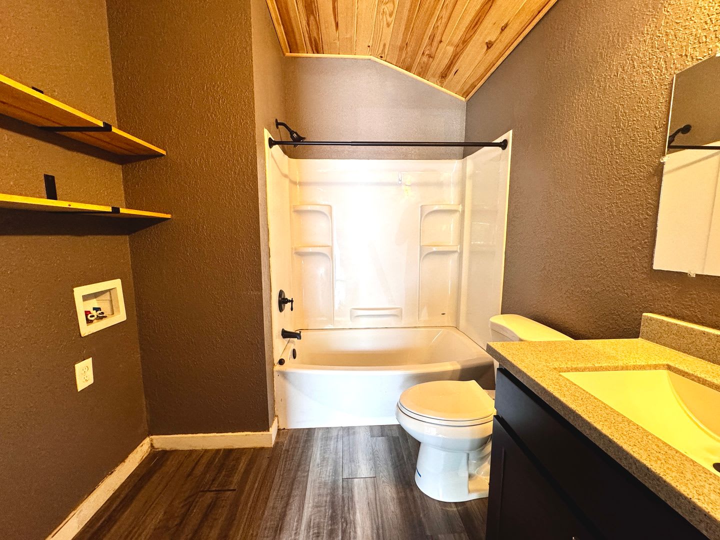 1 Bed/1 Bath Tiny Home • Sulphur Rock – photo 5