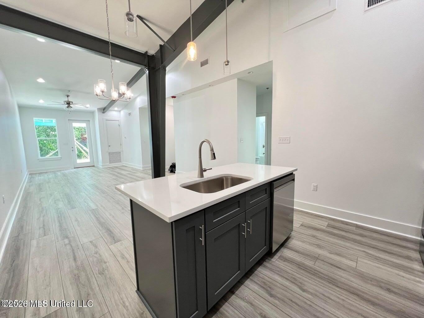 300 Seminary Drive – photo 3
