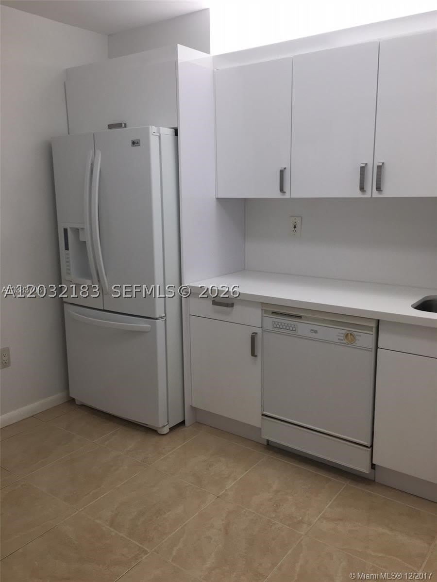 9341 Collins Avenue – photo 4