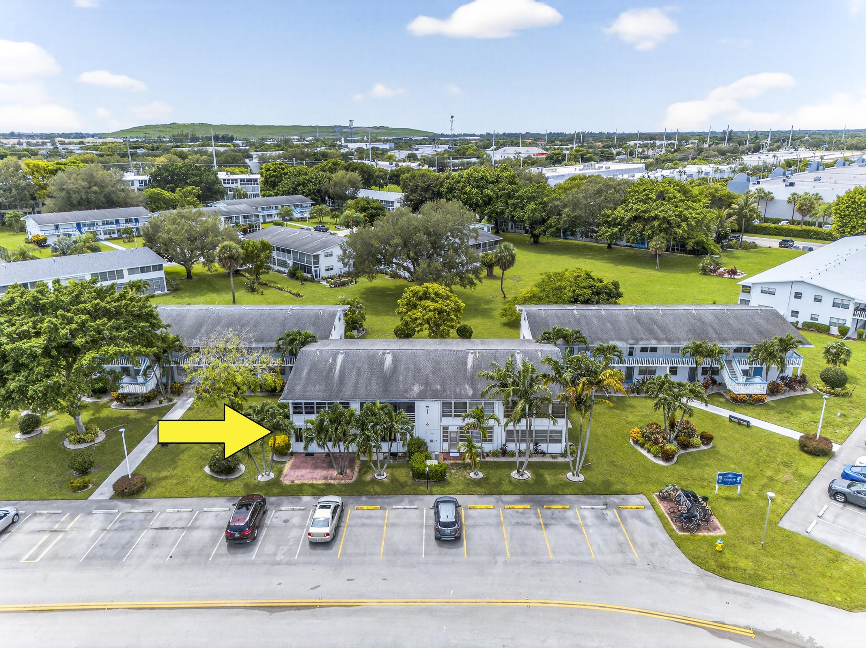 125 Newport I – photo 1