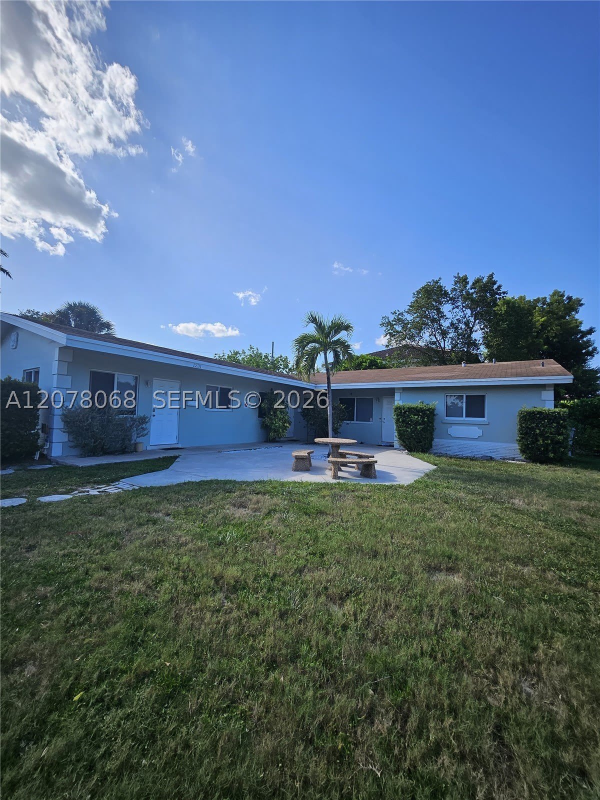 1231 NE 23rd Ave – photo 1