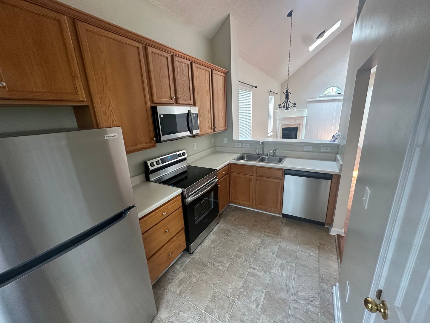 Gorgeous 3 Bed 2 Bath South Durham Townhome Location Location Location – photo 4
