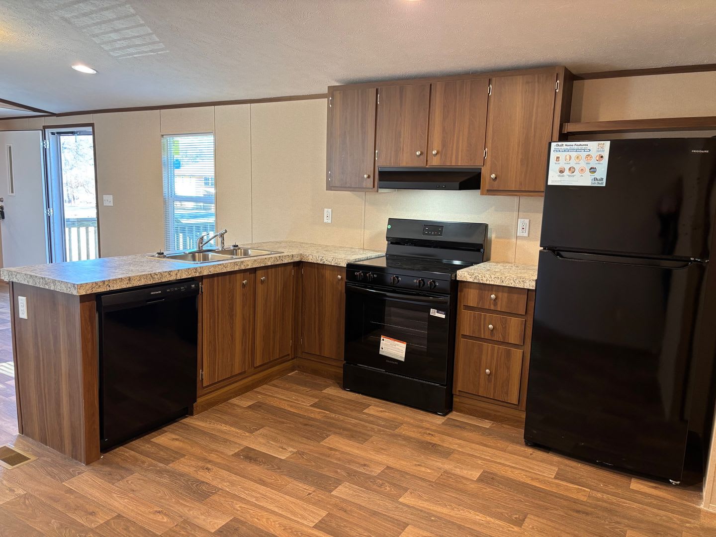 New 3 Bed 2 Bath Mobile Home – photo 4