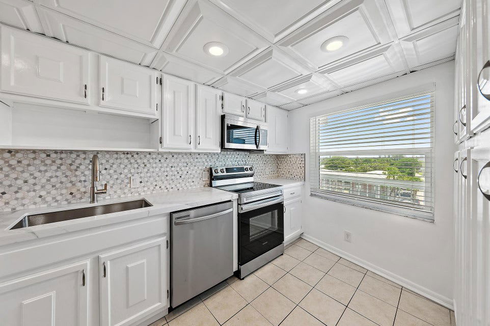 155 Yacht Club Drive – photo 4