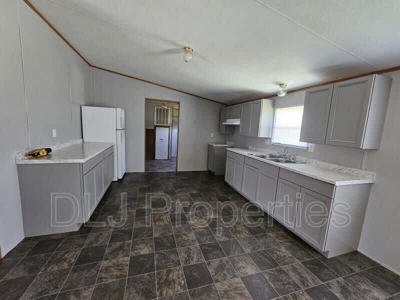 1376 Providence Rd – photo 4
