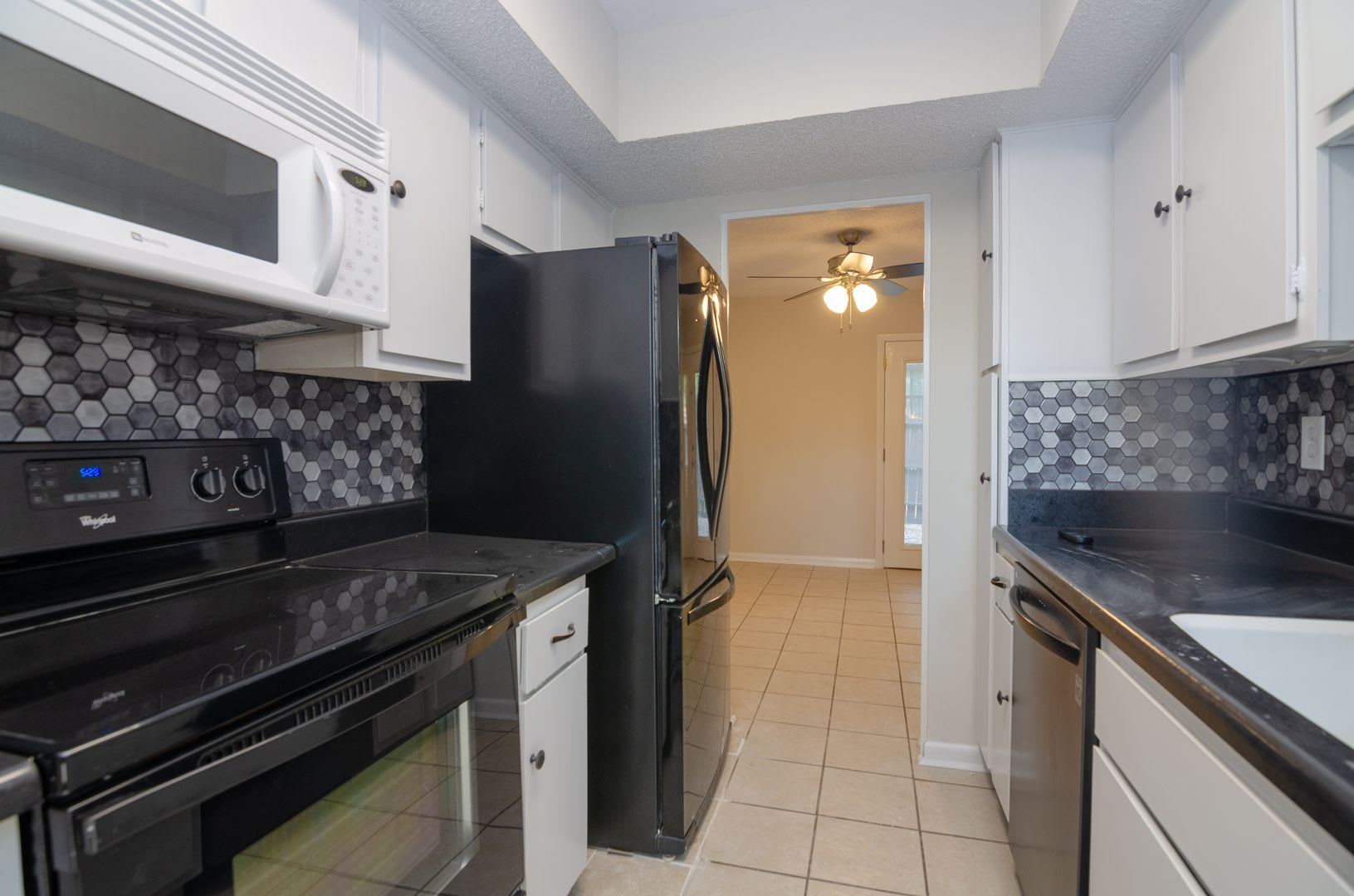 Stunner in Hickory Hollow – photo 4
