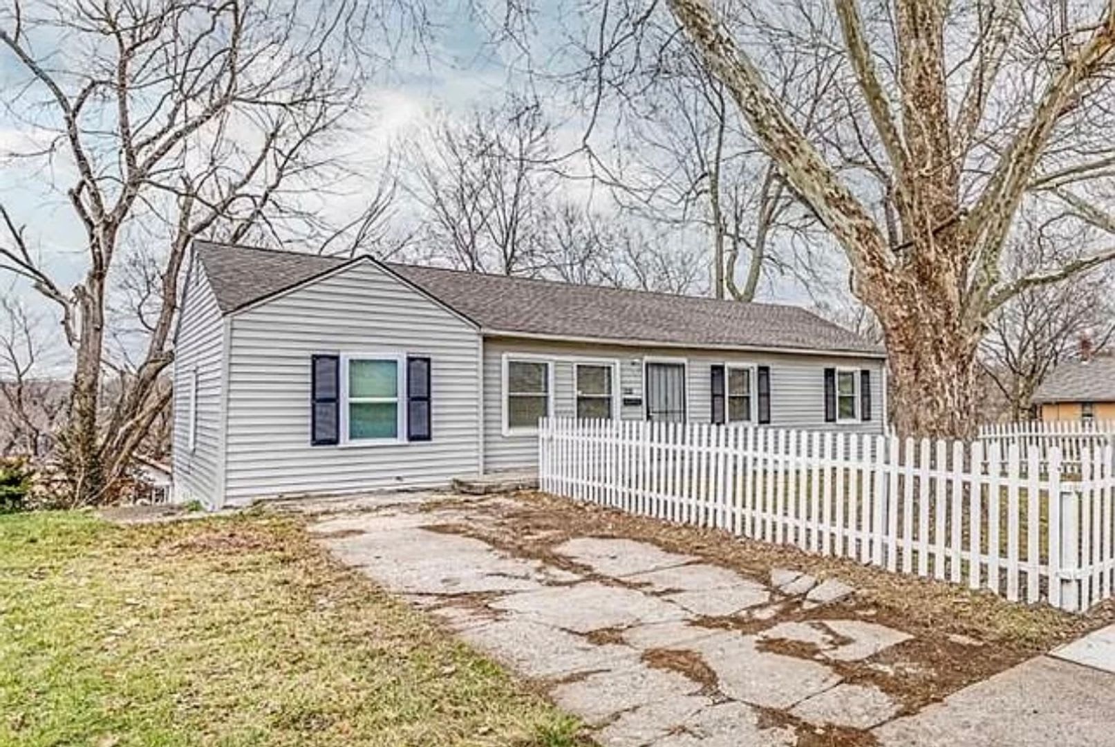 4 Bedroom 1 Bath Home Rent – photo 1