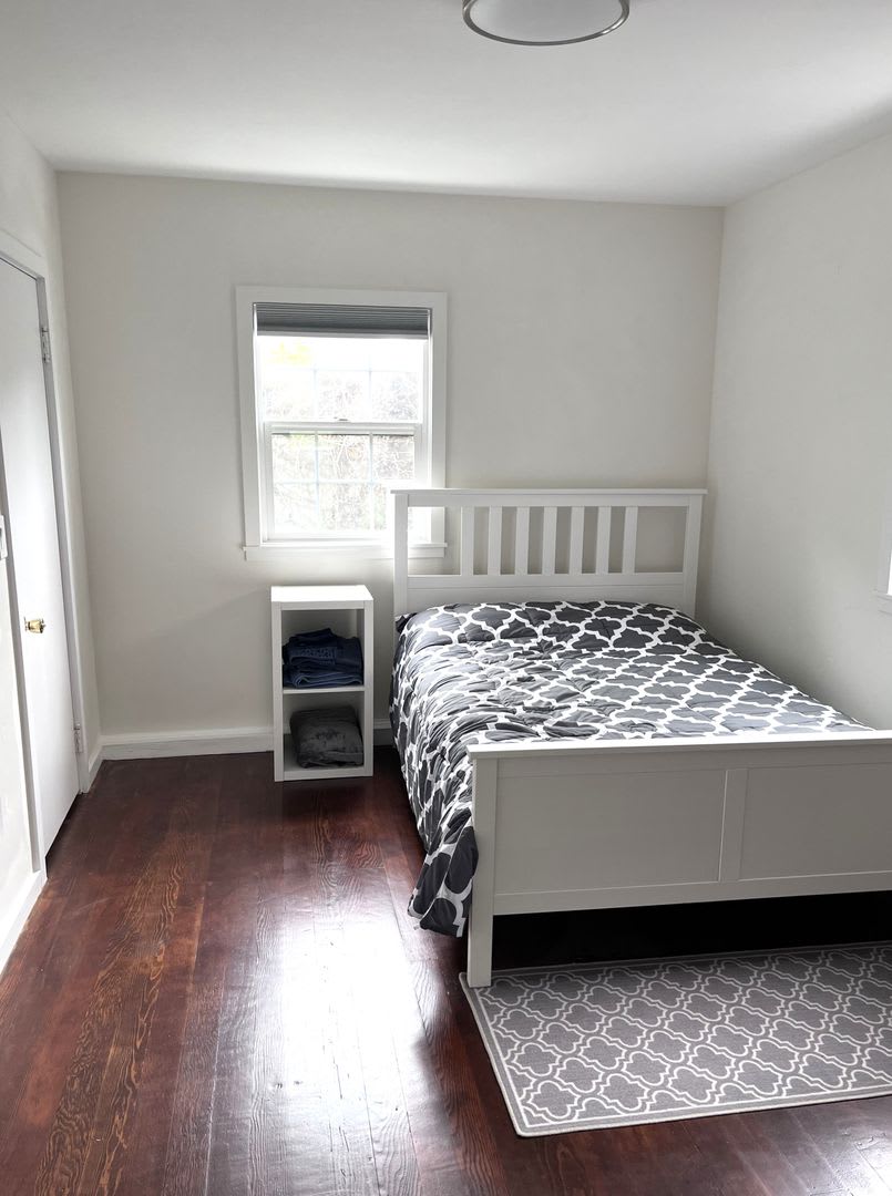 Fully Furnished- 2 bedroom/ 2 bathroom in Seacliff neighborhood walking distance to the beach – photo 4