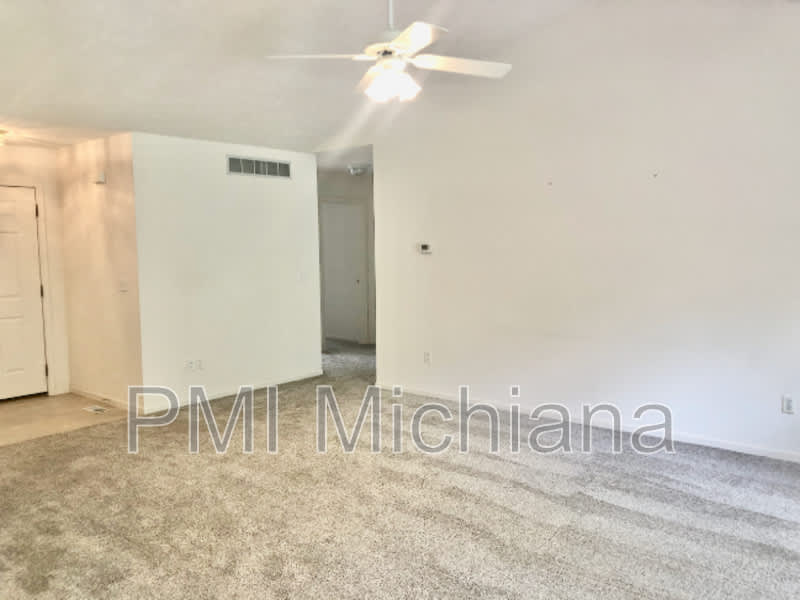 51880 Courtland Dr E – photo 3